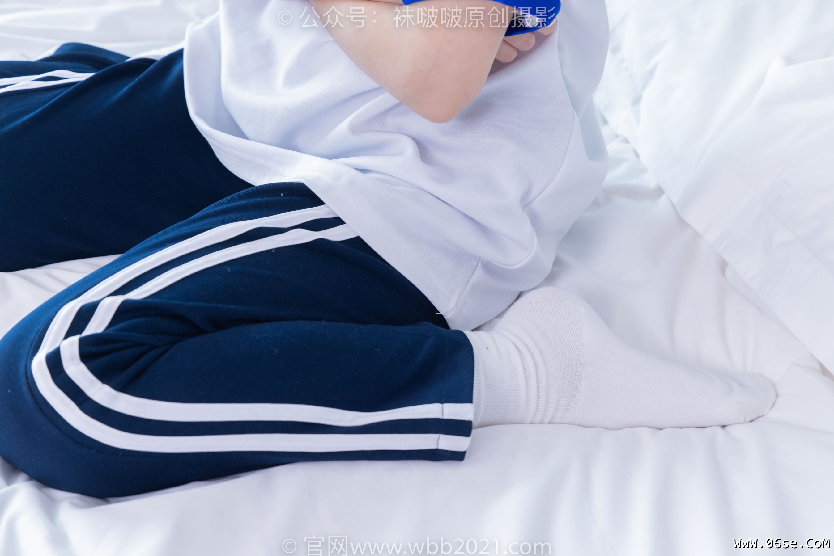 图片[112]-BoBoSocks袜啵啵 No.366 甜甜圈 -三双板鞋、白棉袜、短白丝[150P]-六色网