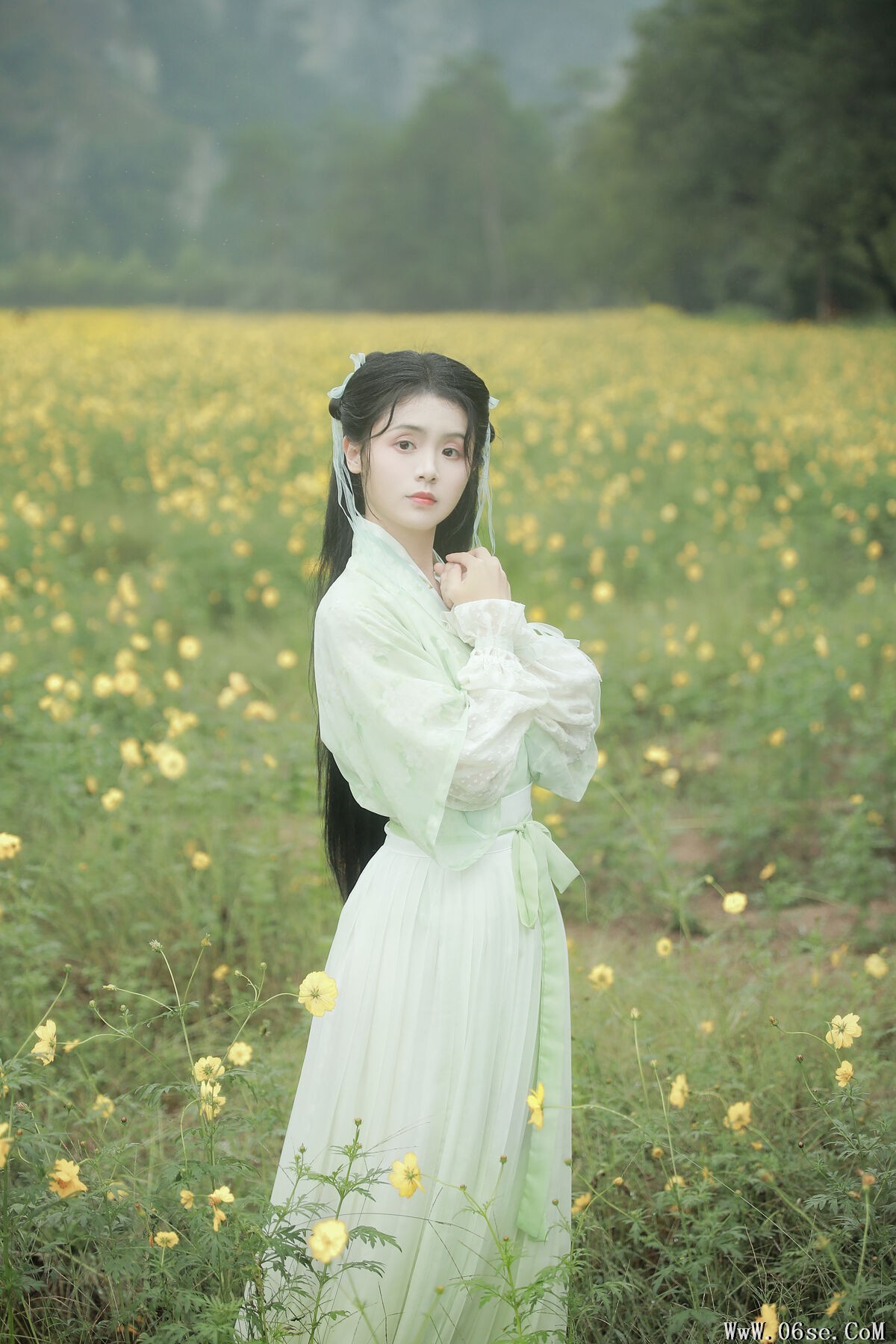 图片[18]-YiTuYu艺图语 Vol.6889 Yi Mi Liang Gao[28P]-六色网