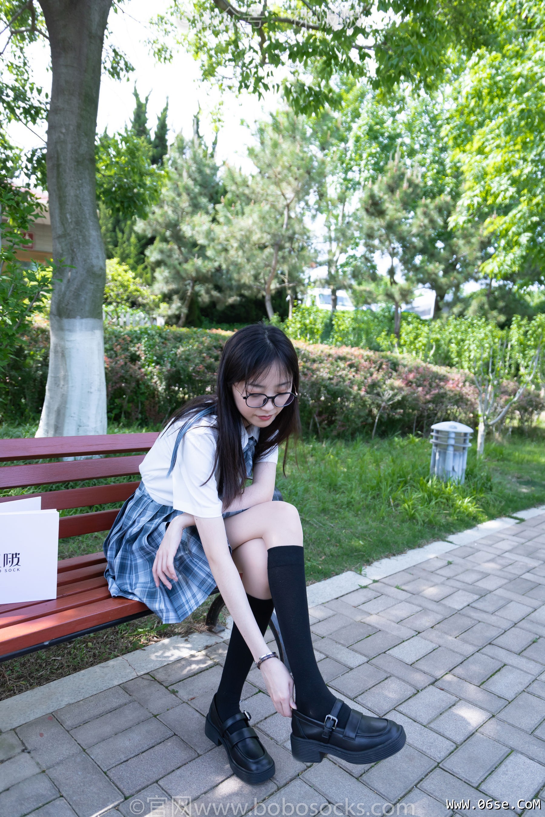 图片[37]-BoBoSocks袜啵啵 No.007 稚予-JK制服、皮鞋、黑色中筒棉袜、肉丝[143P]-六色网