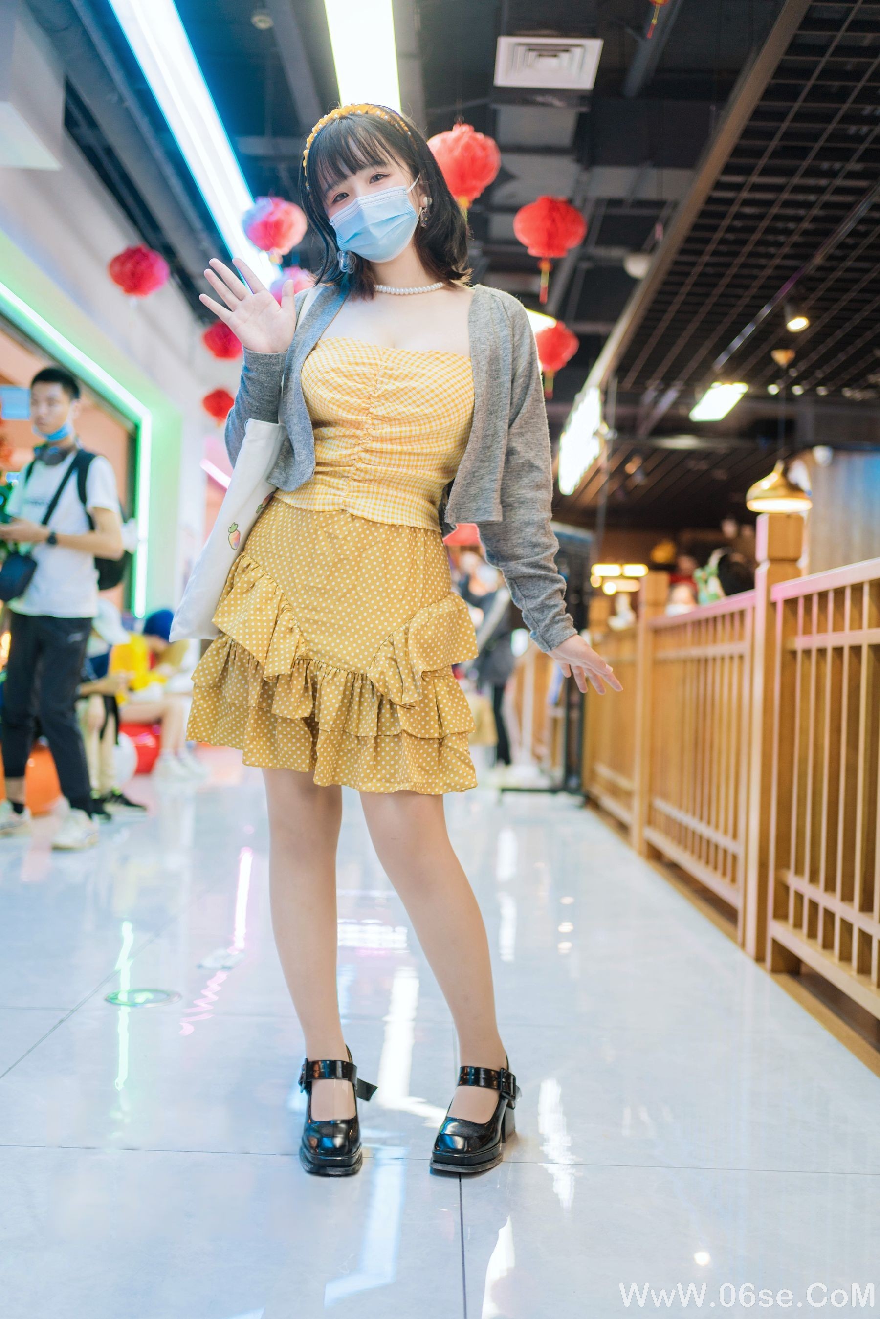 图片[51]-阿半今天很开心 – 黄色抹胸[54P]-六色网