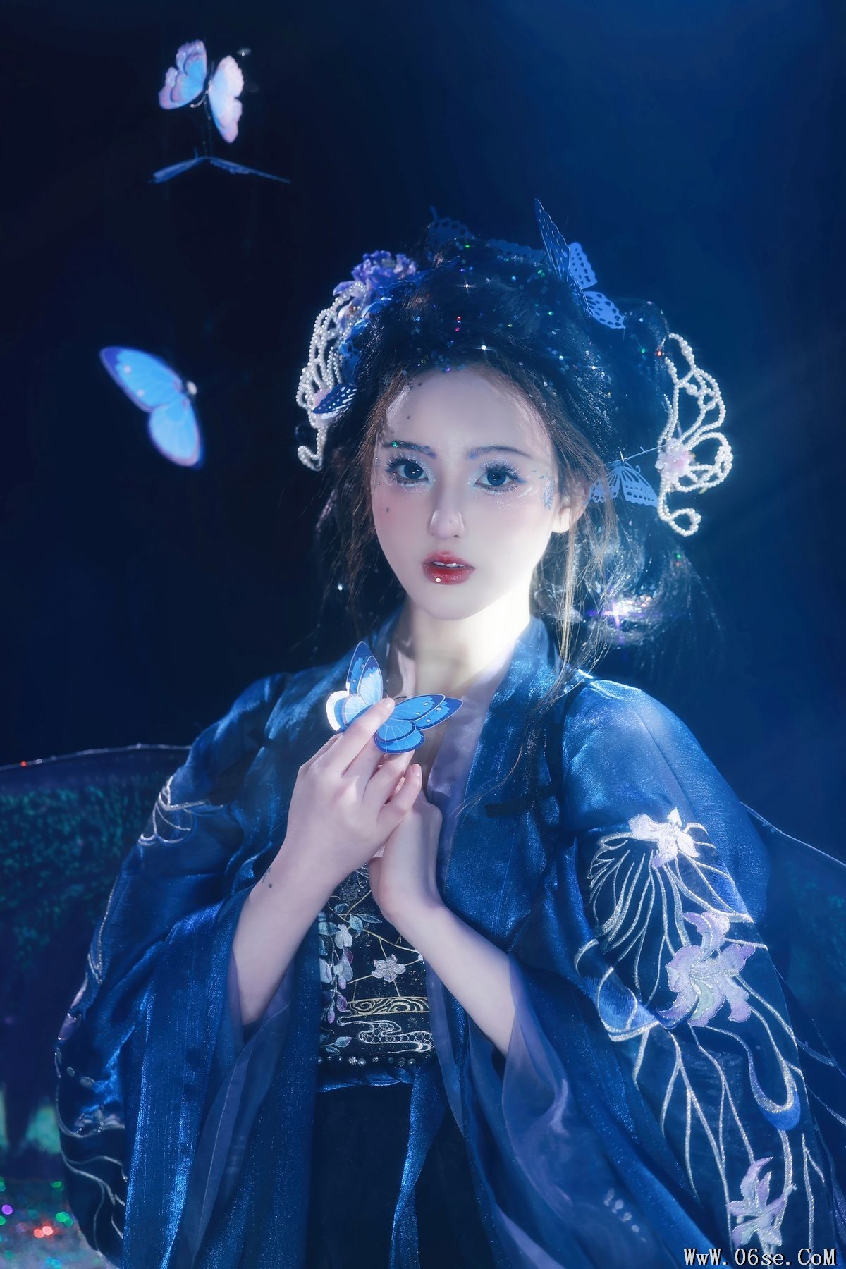 图片[15]-YiTuYu艺图语 Vol.3446 Tian Qing Hou De Ying Hua Hua[25P]-六色网