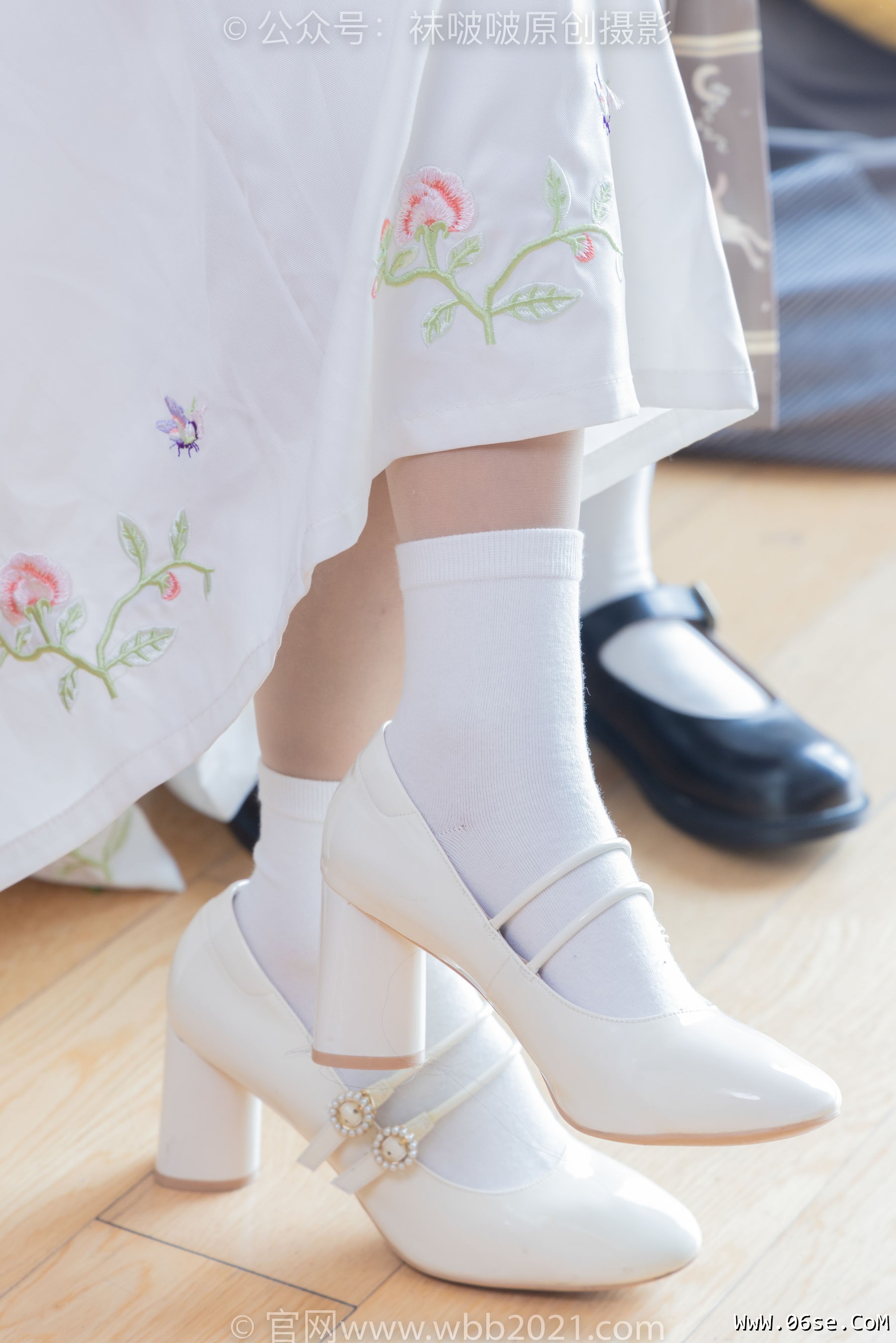 图片[85]-BoBoSocks袜啵啵 No.400 奶油&甜甜圈 -两双高跟鞋、白棉袜、肉丝[158P]-六色网