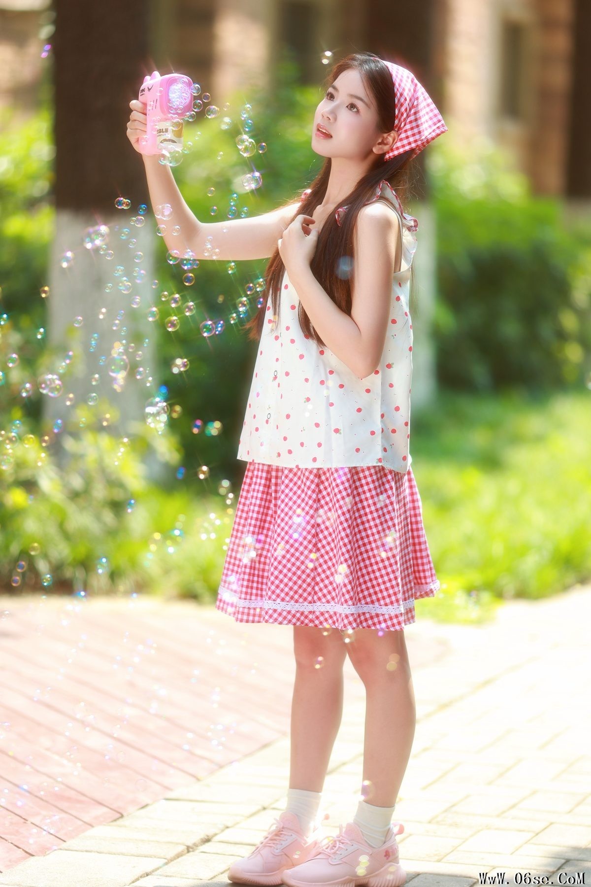 图片[37]-YiTuYu艺图语 Vol.5230 Xiao Du Tong Xue[57P]-六色网