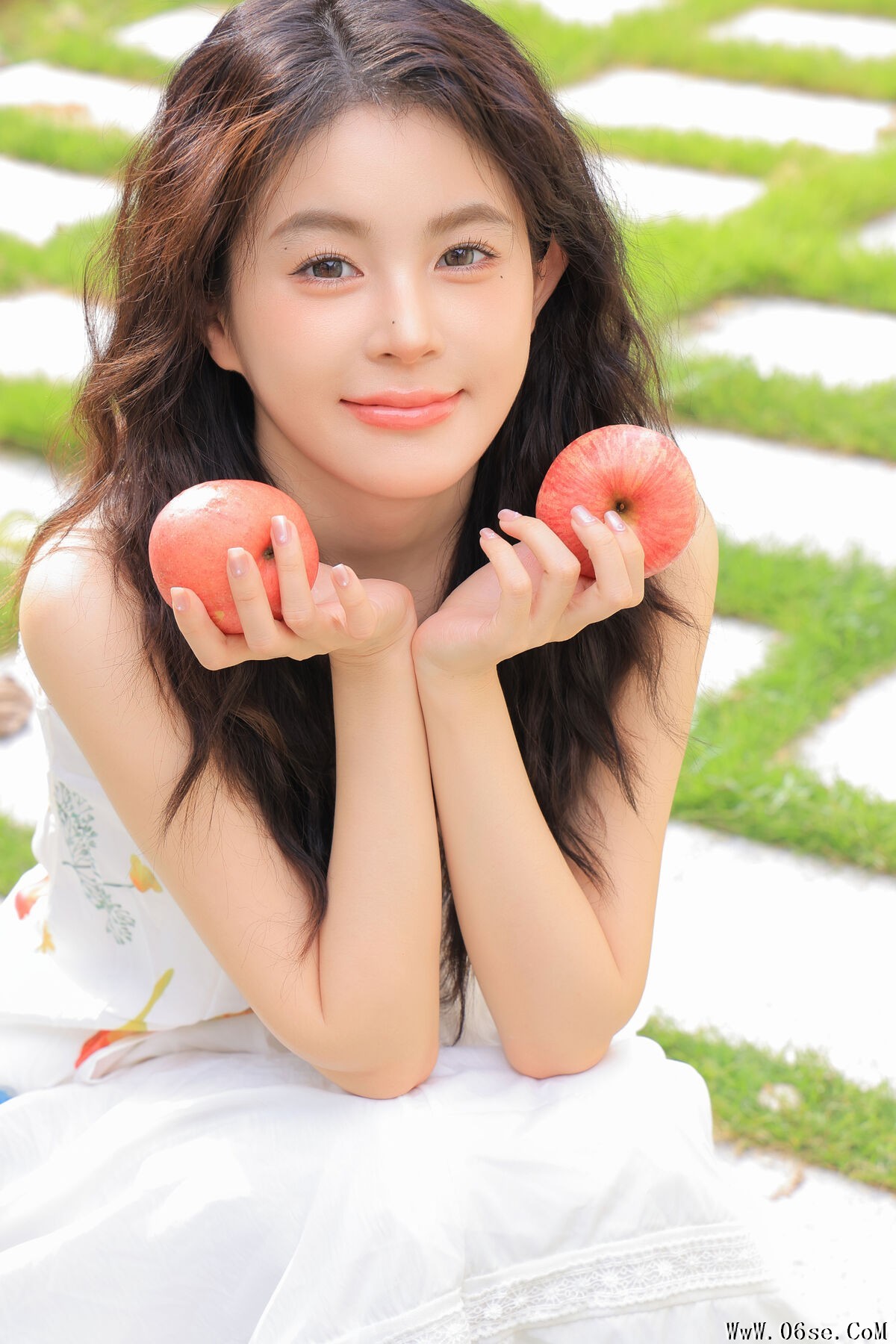 图片[4]-YiTuYu艺图语 Vol.7582 Luo Xin Xin[27P]-六色网