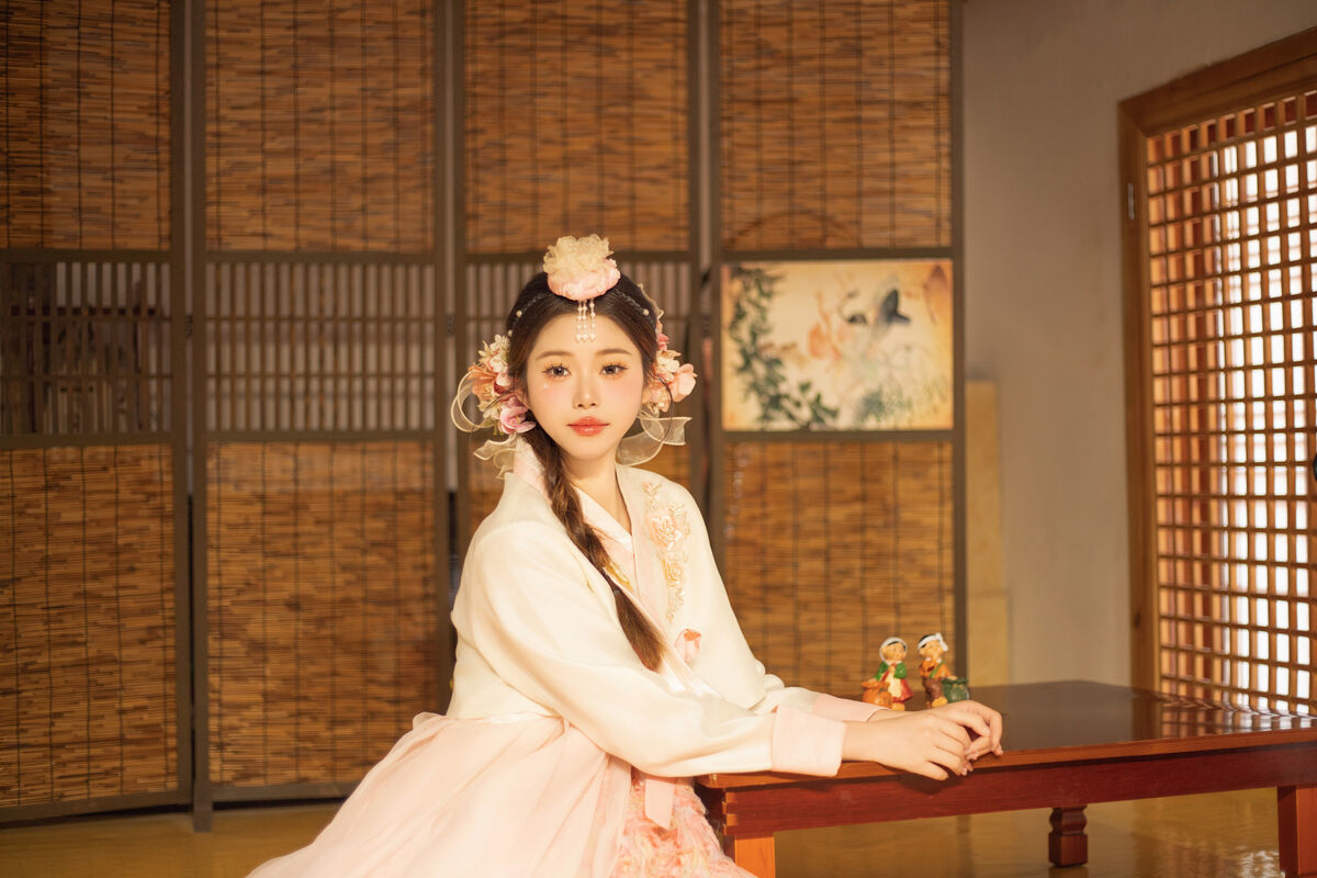 图片[28]-YiTuYu艺图语 Vol.7340 Fei Tian Xiao Mo Nu[35P]-六色网