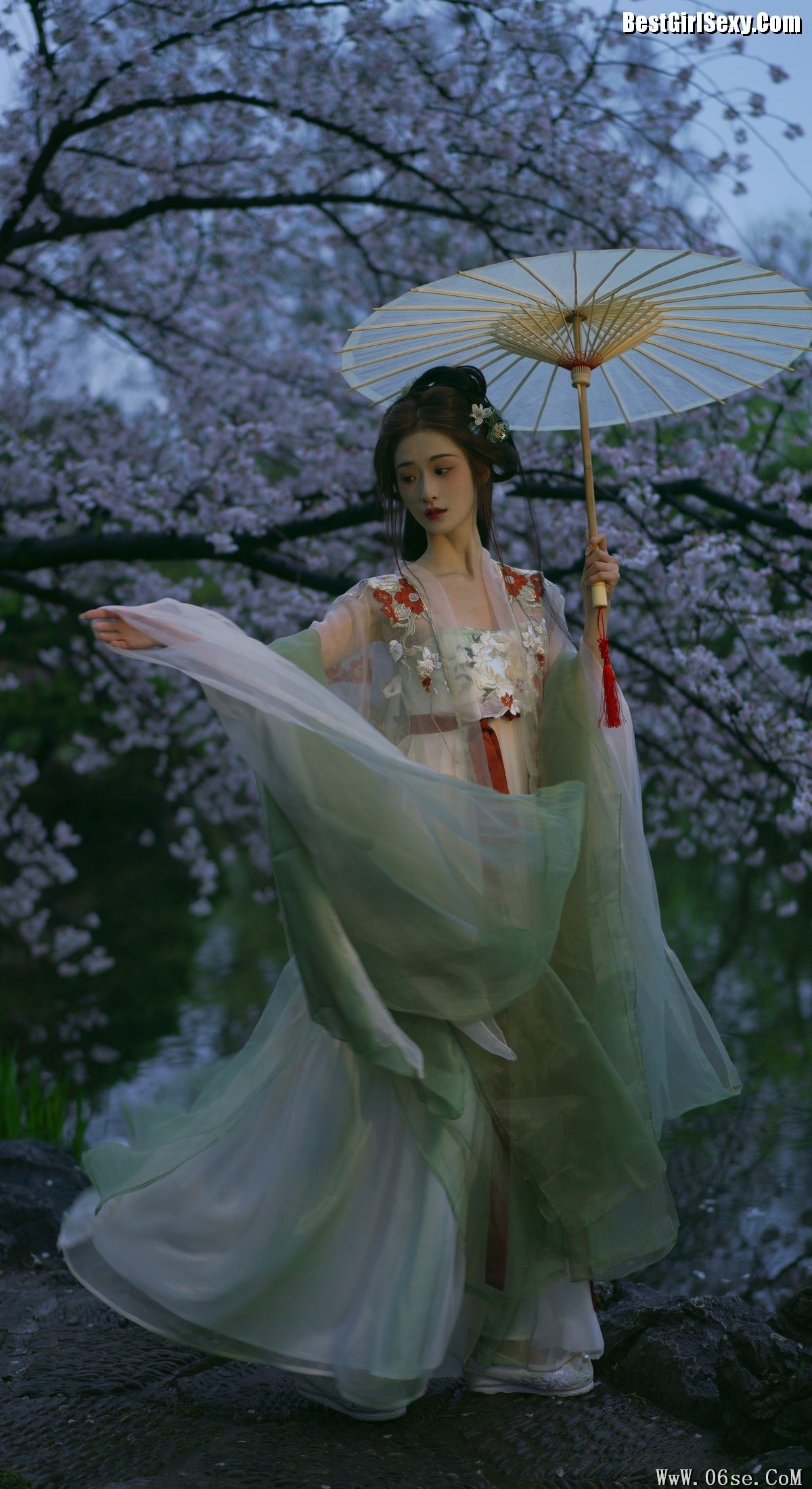 图片[4]-YiTuYu艺图语 Vol.4025 Shu Li[24P]-六色网