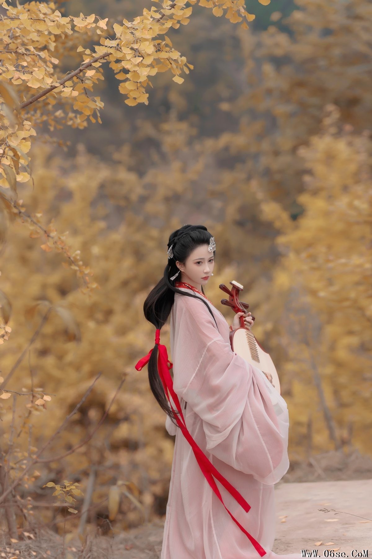 图片[26]-YiTuYu艺图语 Vol.5988 Qi Luo Sheng De Xiao Su Su[28P]-六色网