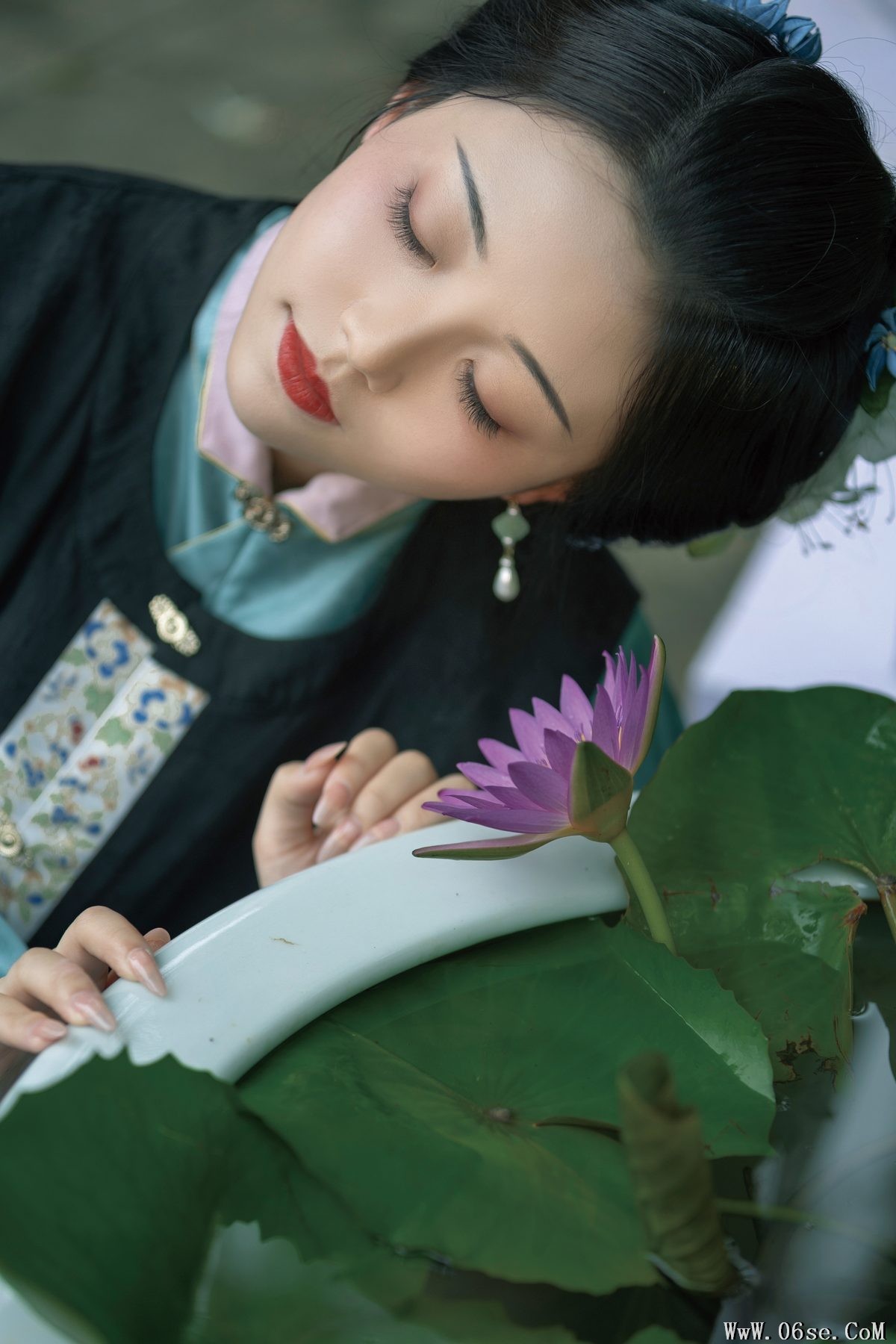 图片[37]-YiTuYu艺图语 Vol.5497 Jin Zou Ba[40P]-六色网