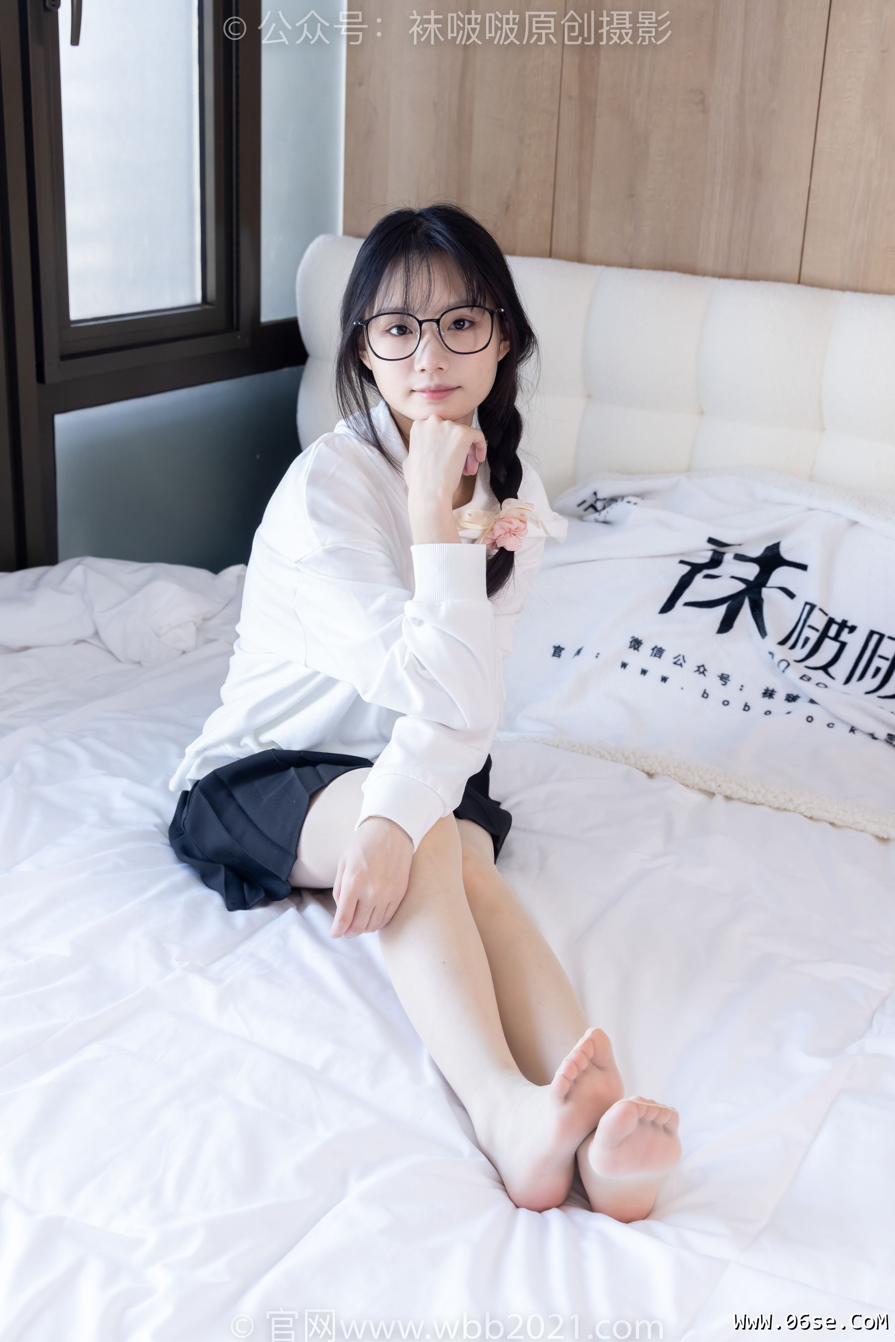 图片[16]-BoBoSocks袜啵啵 No.368 甜甜圈 -运动鞋、白棉袜、油亮肉丝[160P]-六色网
