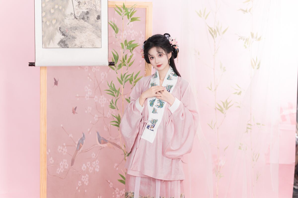 图片[8]-YiTuYu艺图语 Vol.7149 Qi Luo Sheng De Xiao Su Su[26P]-六色网
