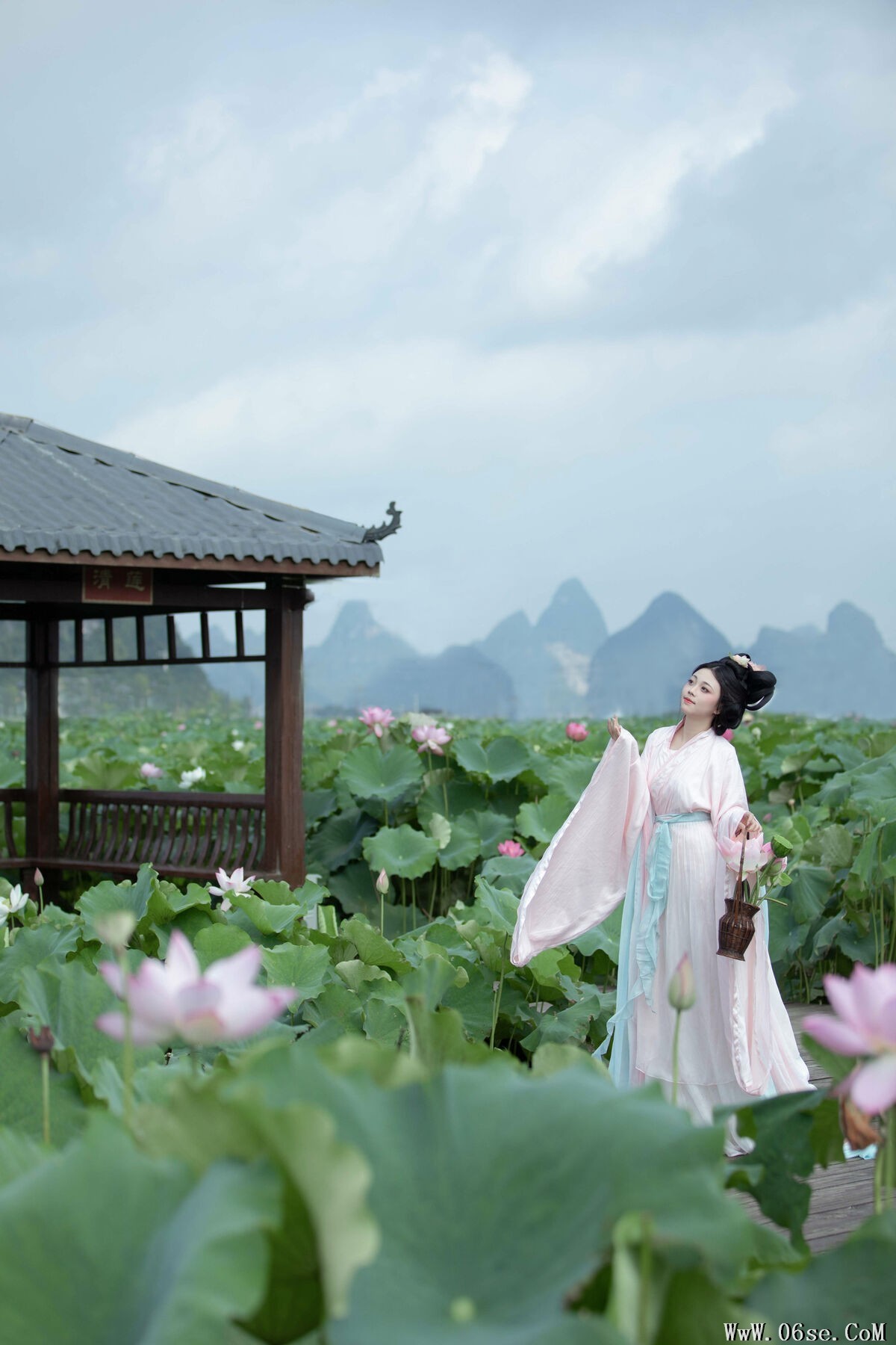 图片[8]-YiTuYu艺图语 Vol.7597 Jin Zou Ba[24P]-六色网