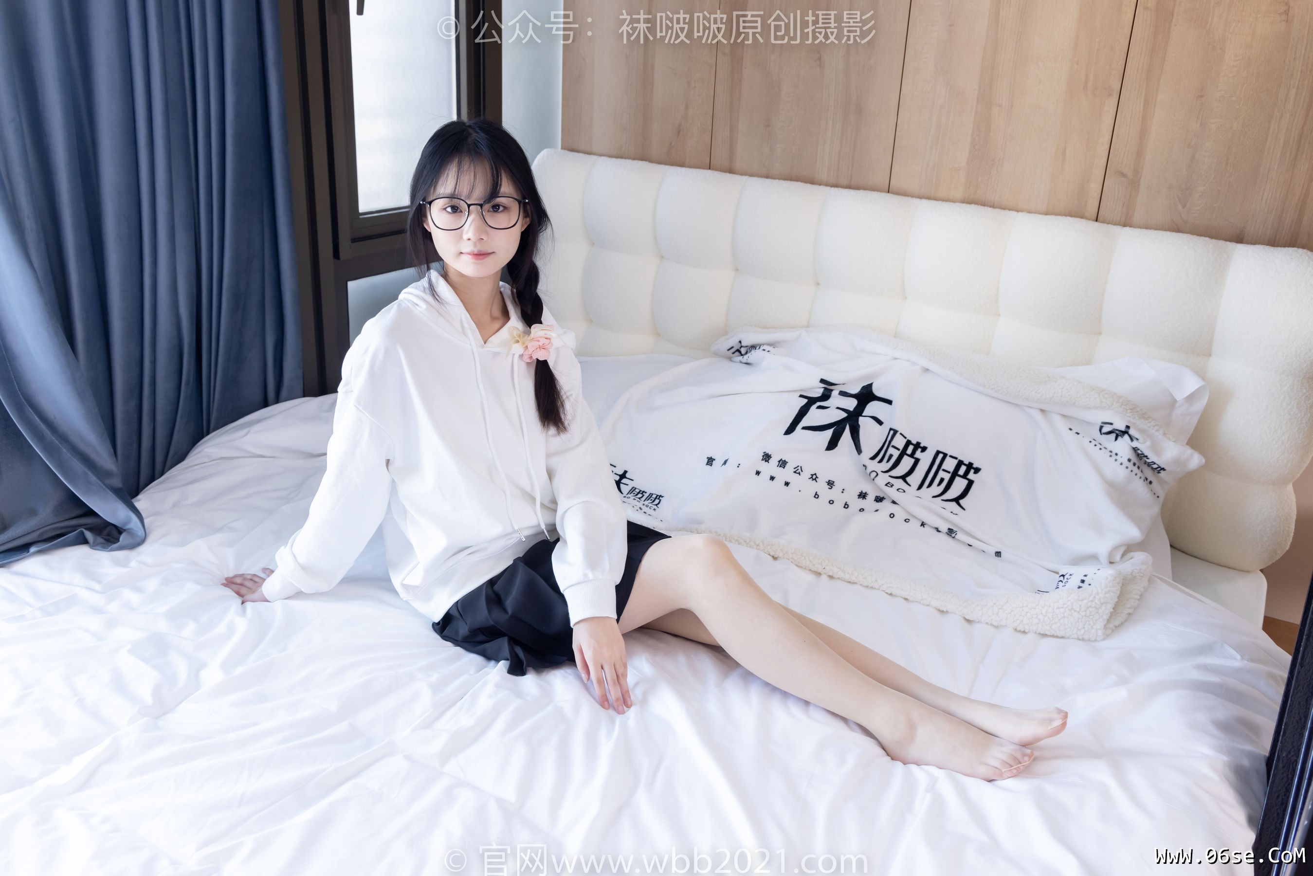 图片[6]-BoBoSocks袜啵啵 No.368 甜甜圈 -运动鞋、白棉袜、油亮肉丝[160P]-六色网