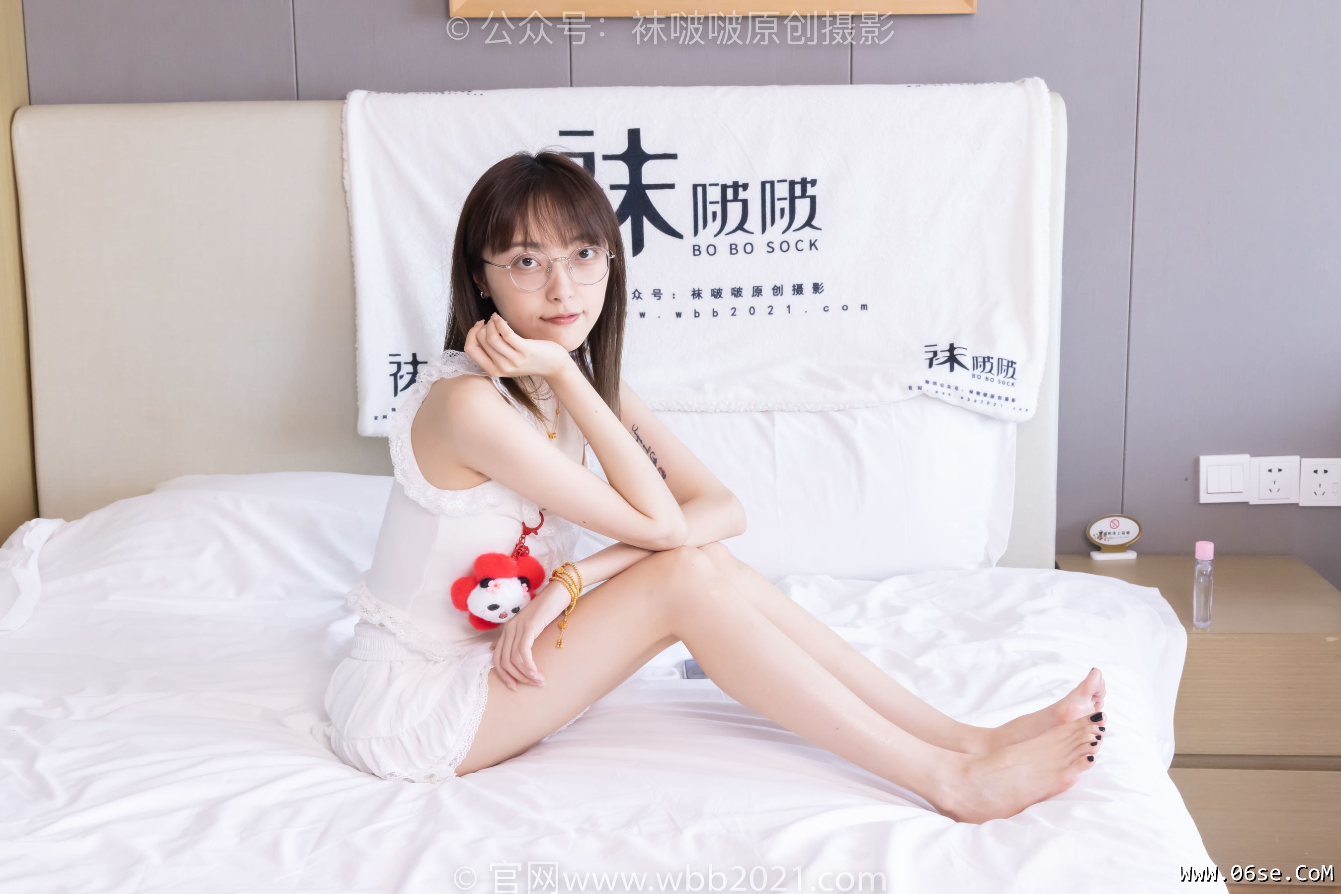 图片[169]-BoBoSocks袜啵啵 No.417 稚予 – 板鞋、白棉袜、裸足、裸足部分脚底抹精油[199P]-六色网