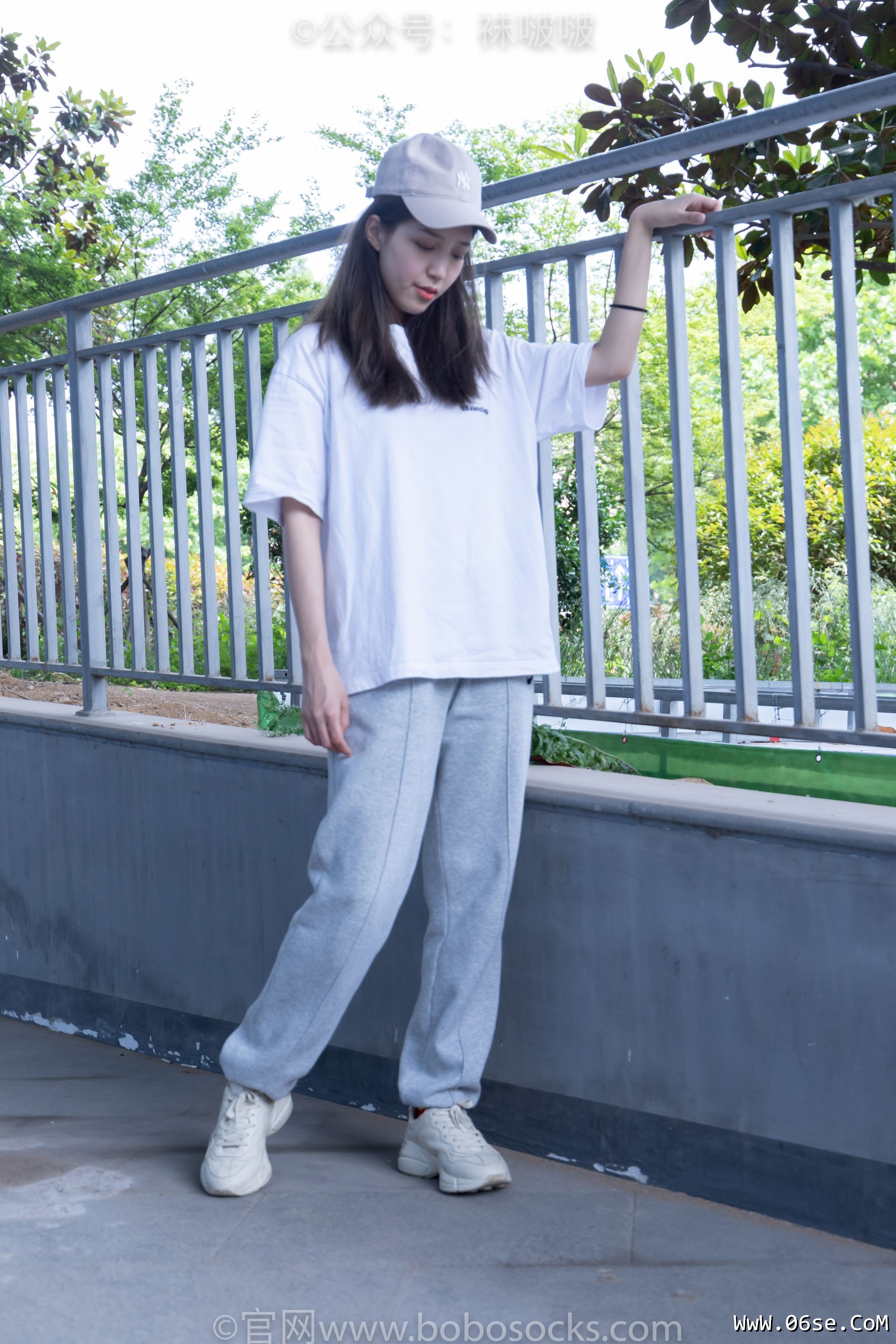 图片[7]-BoBoSocks袜啵啵 No.012 泡芙-运动鞋、白棉袜、裸足[132P]-六色网