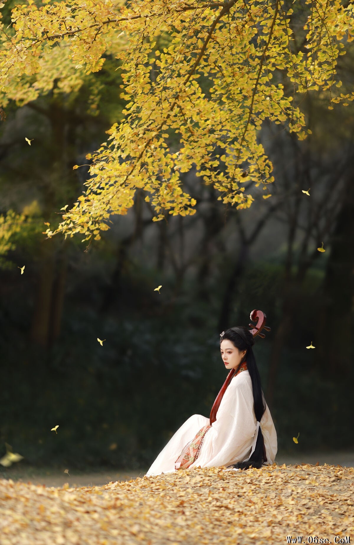 图片[20]-YiTuYu艺图语 Vol.6437 Nu Li Hua Zhuang De Sui Sui[22P]-六色网