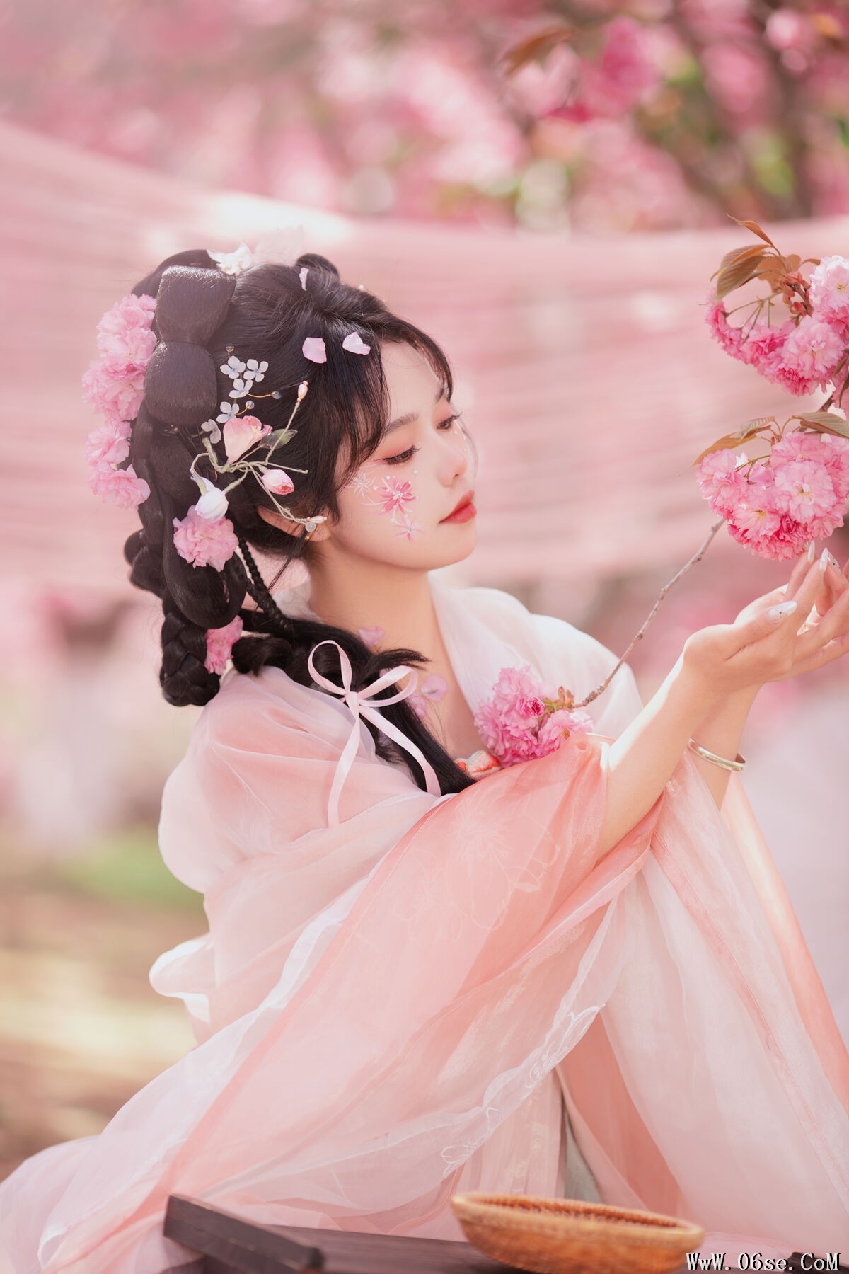 图片[24]-YiTuYu艺图语 Vol.7087 Wan Yi[27P]-六色网