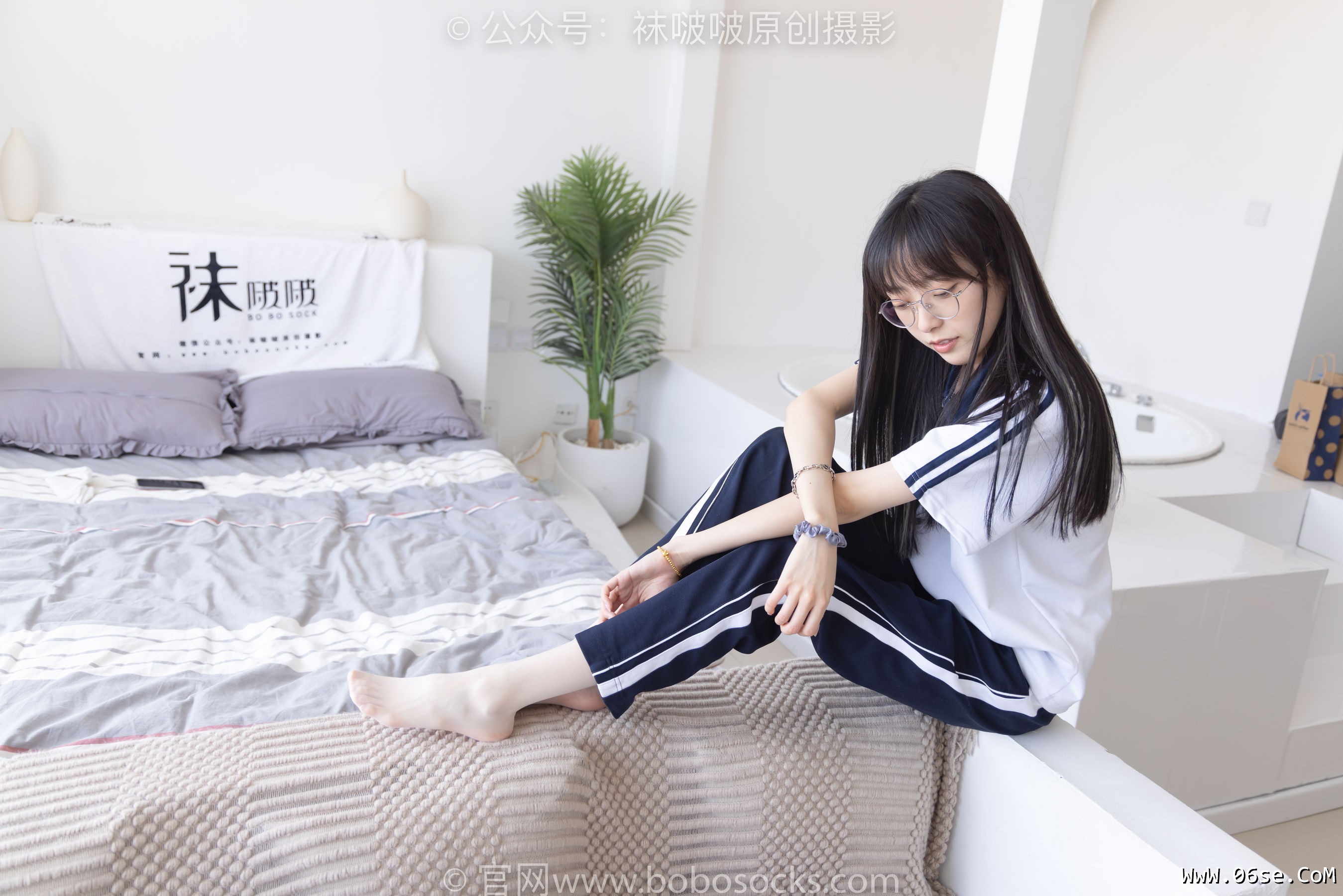 图片[14]-BoBoSocks袜啵啵 No.207 稚予 -aj板鞋、白棉袜、油亮白丝、校服裤里丝[140P]-六色网