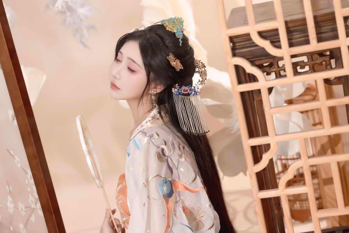 图片[27]-YiTuYu艺图语 Vol.7470 Qi Luo Sheng De Xiao Su Su[28P]-六色网