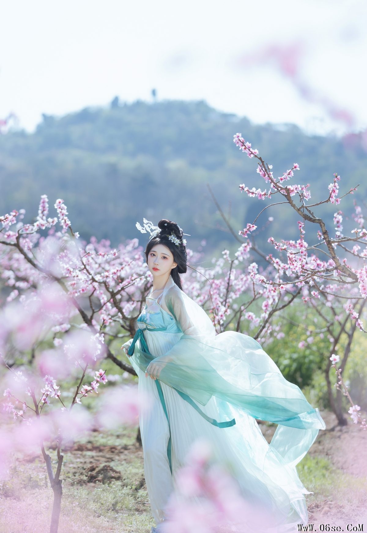 图片[26]-YiTuYu艺图语 Vol.4596 Qi Luo Sheng De Xiao Su Su[26P]-六色网