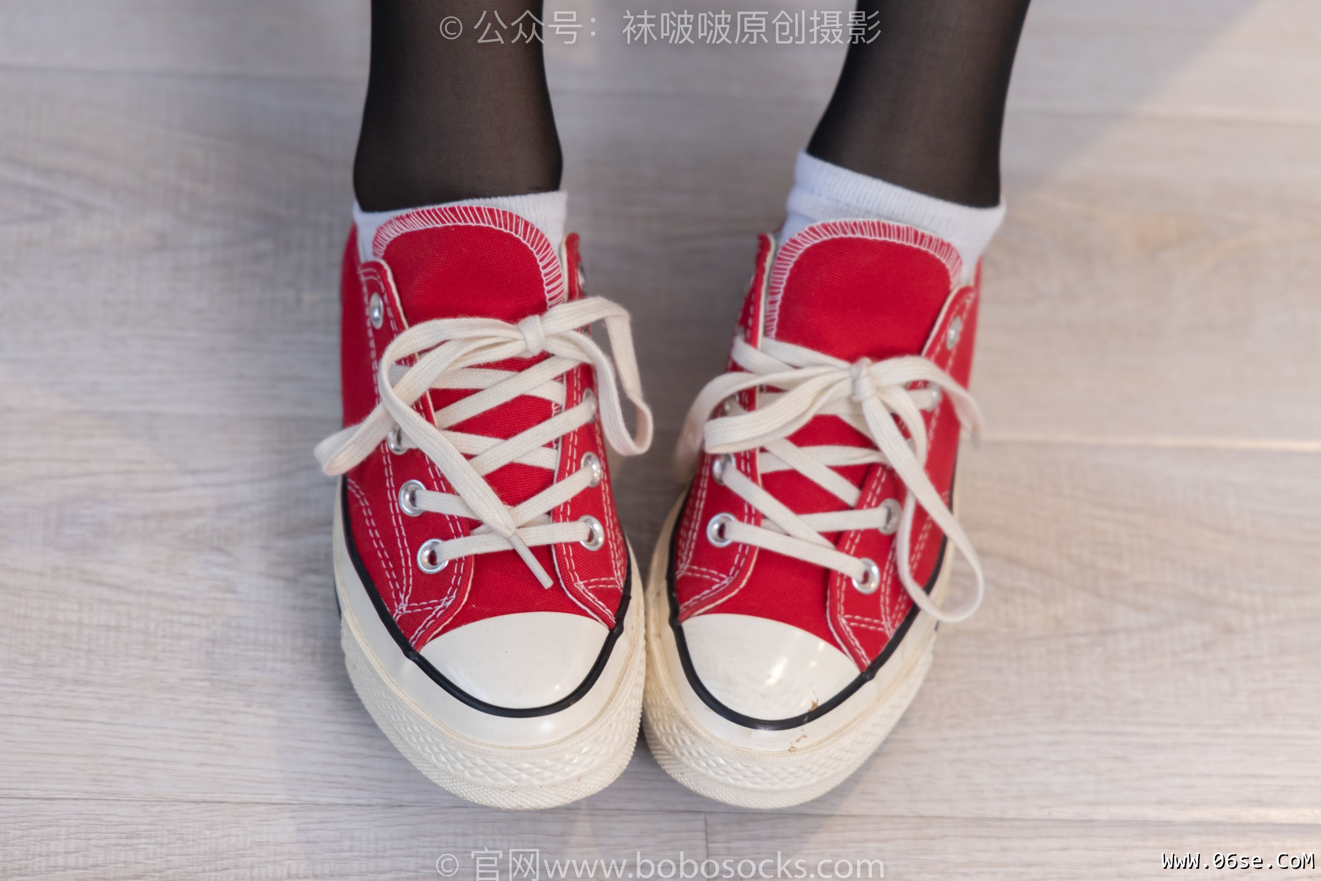 图片[91]-BoBoSocks袜啵啵 No.208 小沫 -红色匡威板鞋、短筒白棉袜、黑丝[146P]-六色网