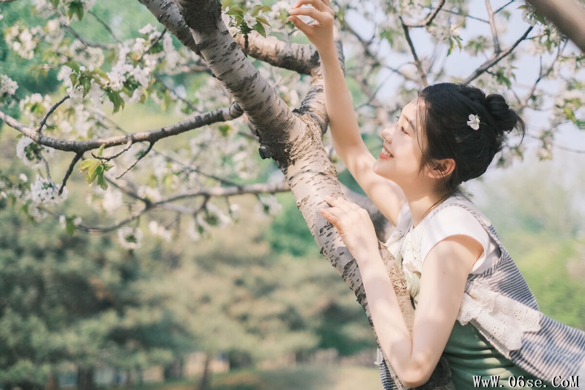图片[23]-YiTuYu艺图语 Vol.7084 Fan Fan[28P]-六色网
