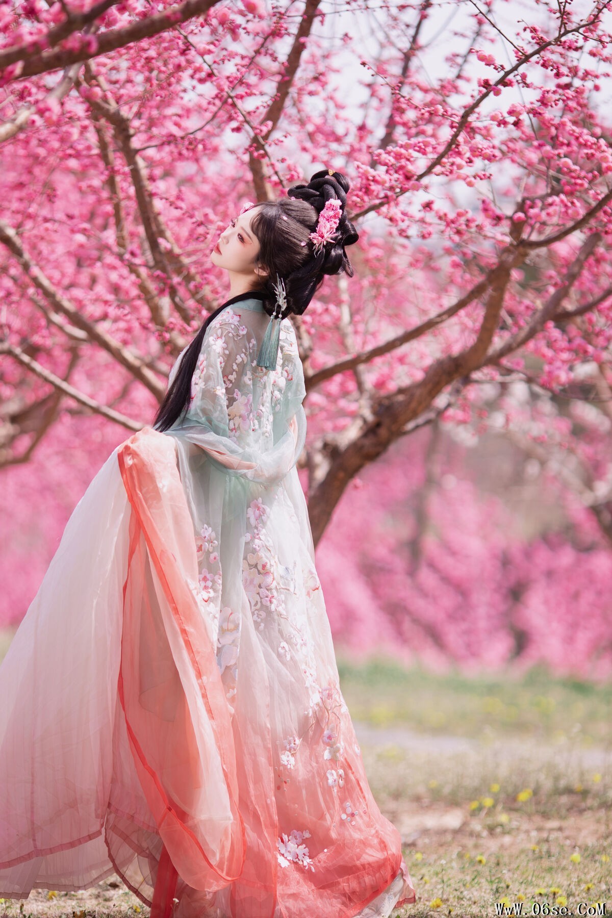 图片[12]-YiTuYu艺图语 Vol.6833 Huan Huan[23P]-六色网
