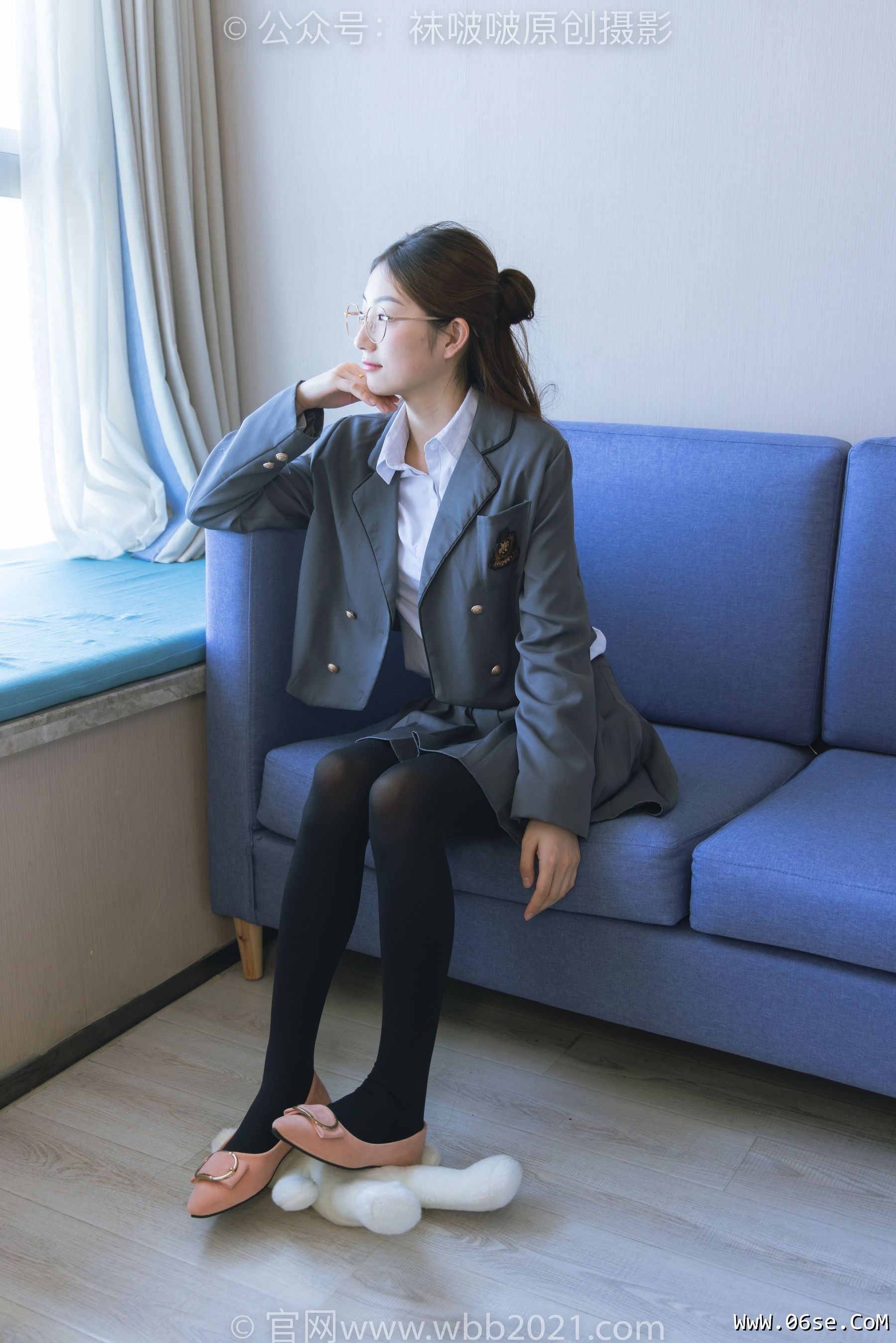 图片[42]-BoBoSocks袜啵啵 No.315 小沫 -平底鞋、厚黑丝、模特穿鞋及丝袜踩玩偶小熊剧情[140P]-六色网