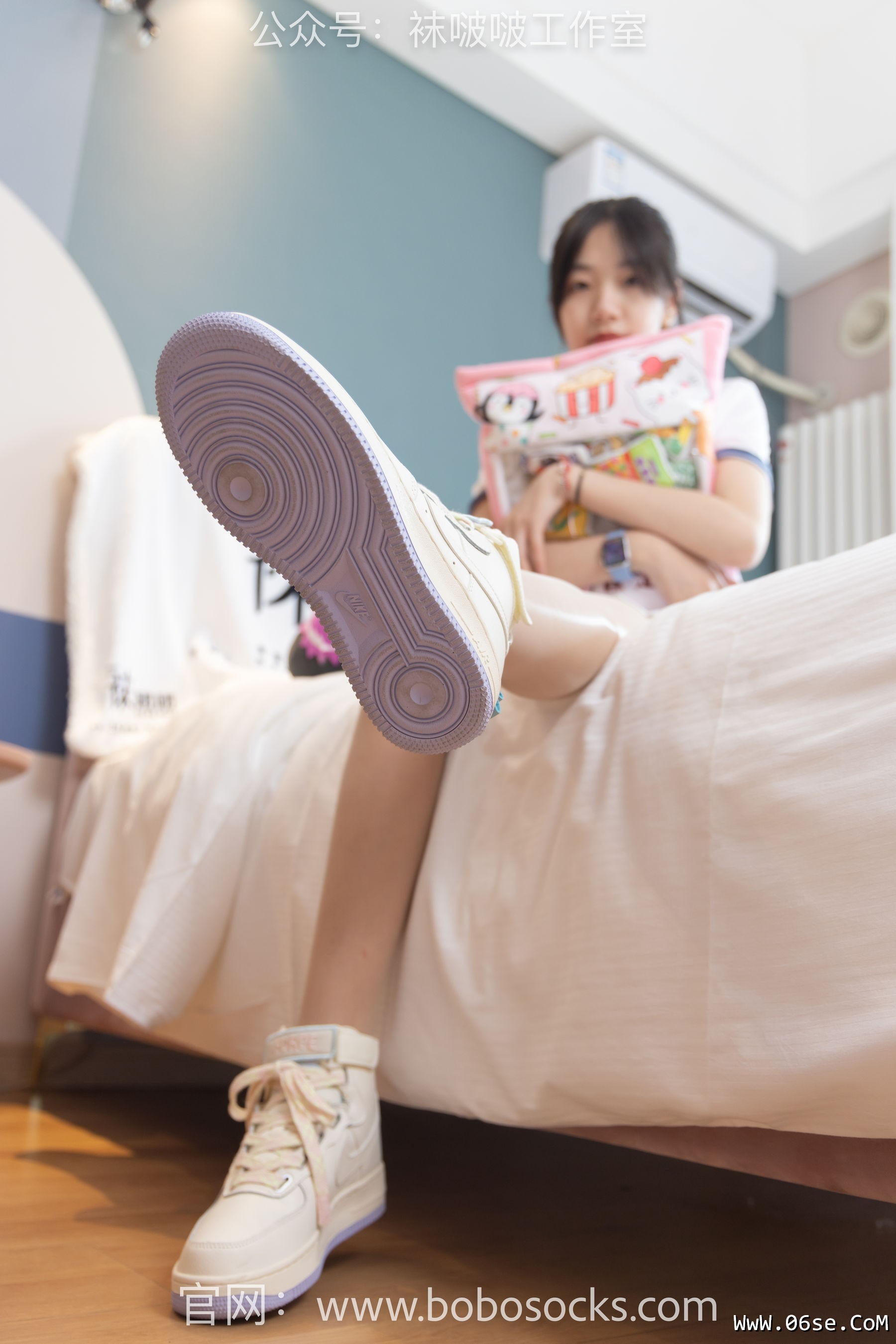 图片[7]-BoBoSocks袜啵啵 No.096 小甜豆-板鞋、白棉袜、油亮肉丝[145P]-六色网