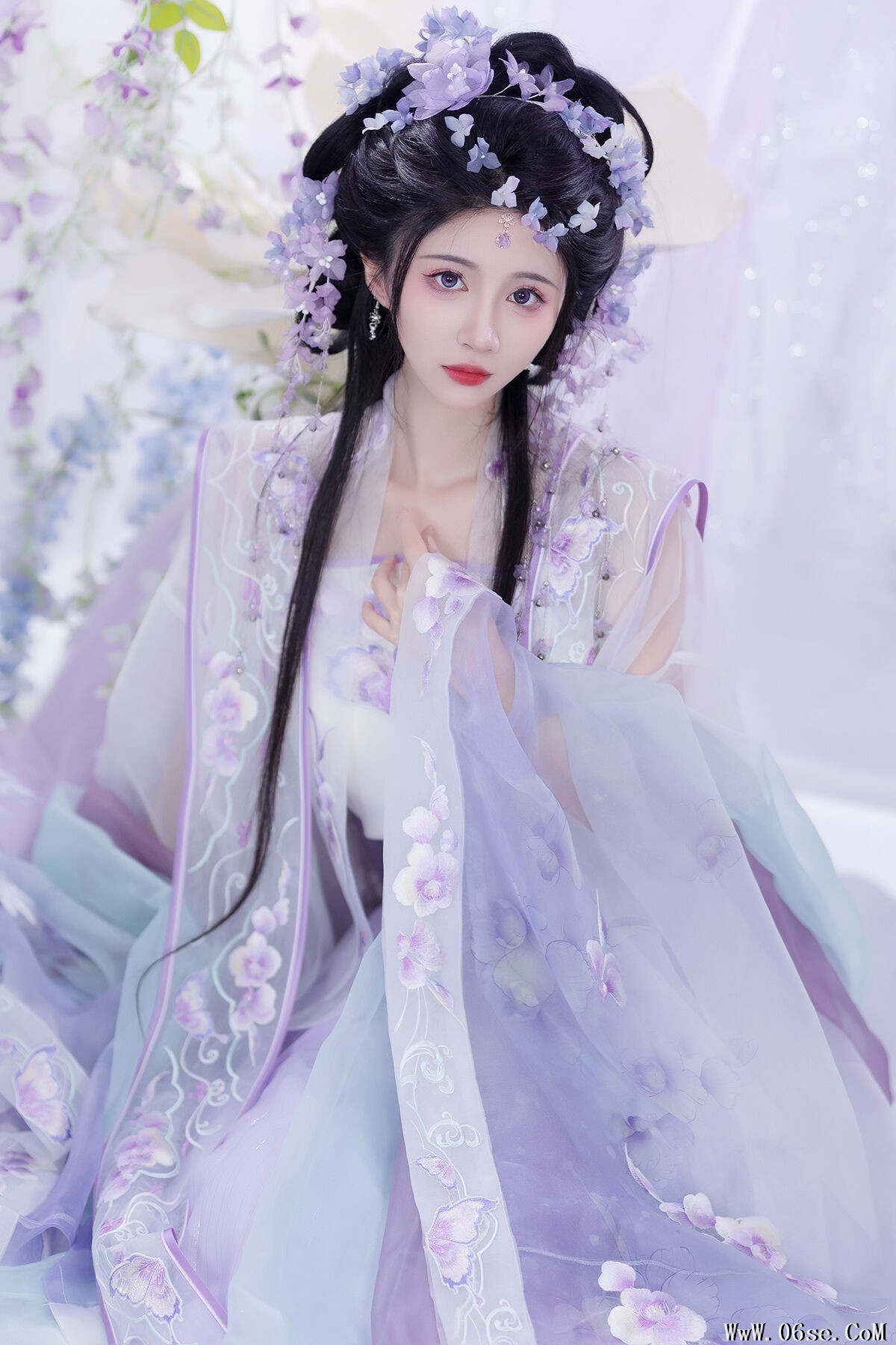 YiTuYu艺图语 Vol.7350 Qi Luo Sheng De Xiao Su Su[22P]-六色网