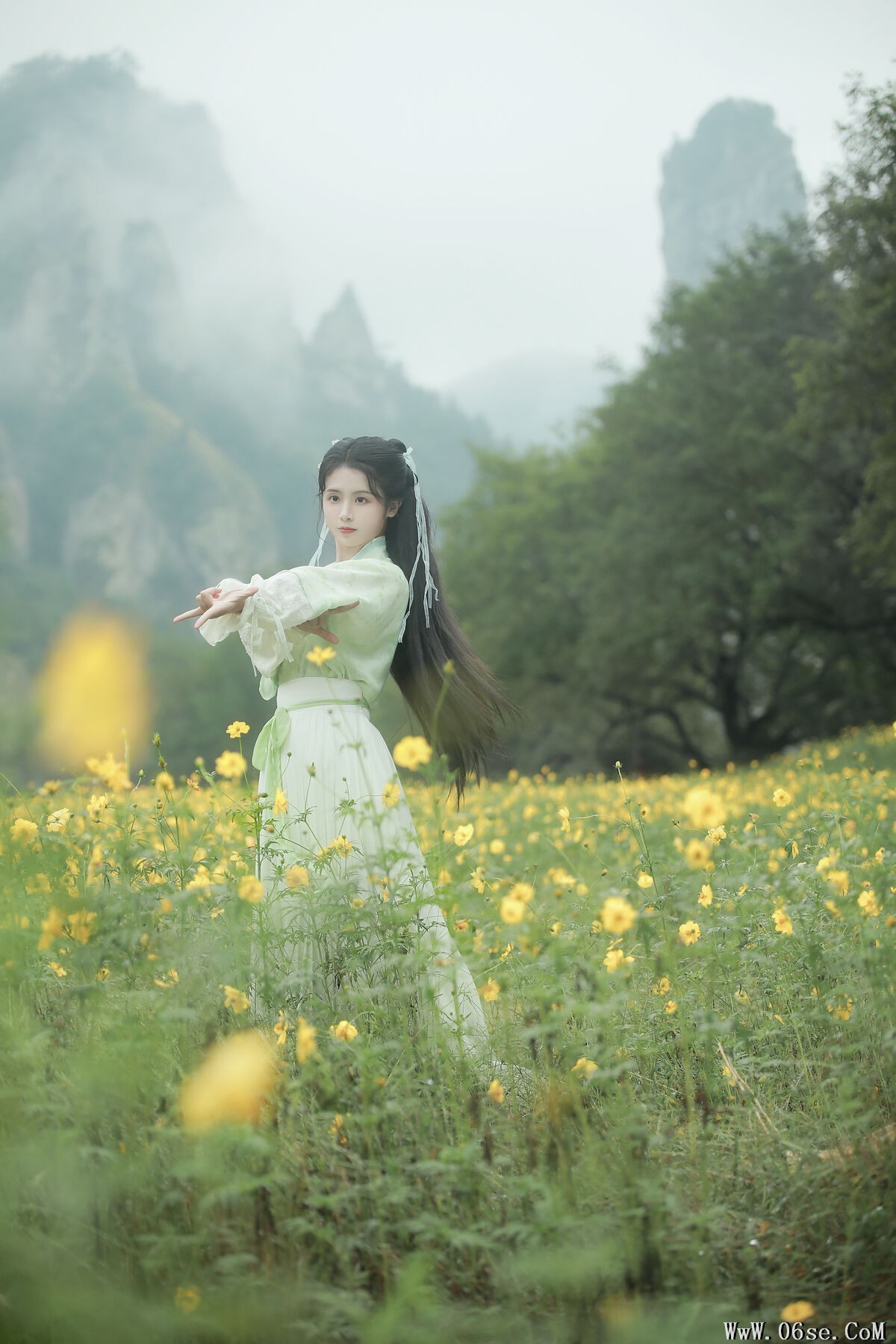 图片[21]-YiTuYu艺图语 Vol.6889 Yi Mi Liang Gao[28P]-六色网