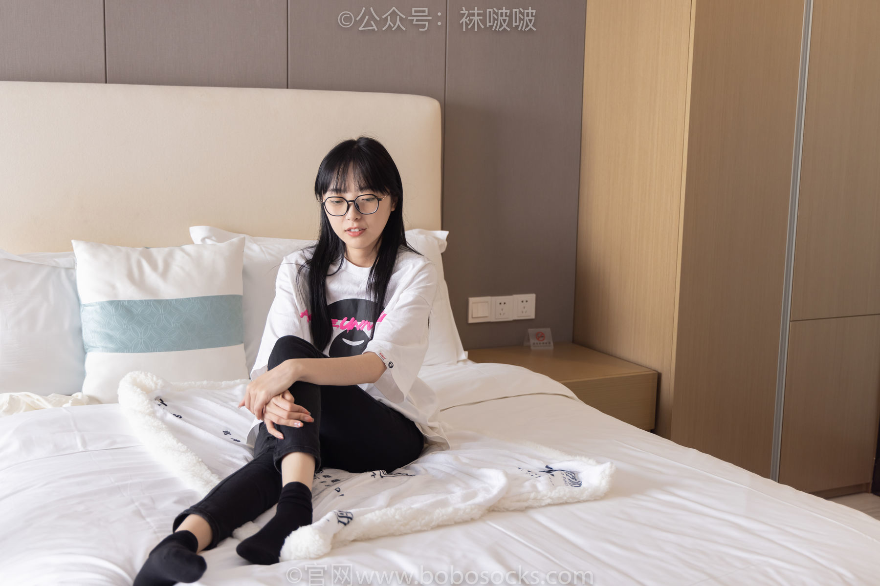 图片[113]-BoBoSocks袜啵啵 No.055 稚予-斯凯奇运动鞋、白棉袜、黑棉袜[139P]-六色网