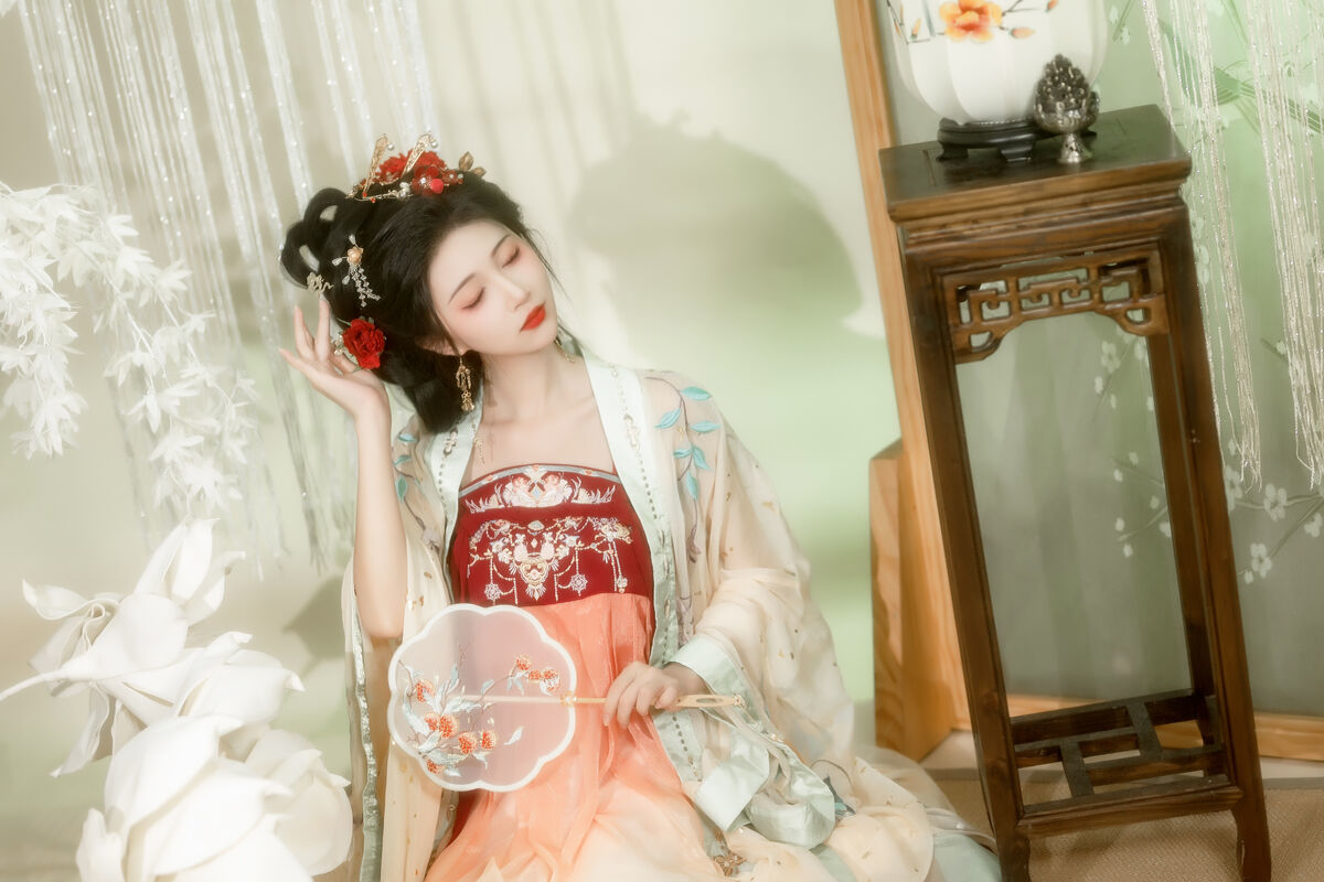 图片[24]-YiTuYu艺图语 Vol.7124 Qi Luo Sheng De Xiao Su Su[25P]-六色网