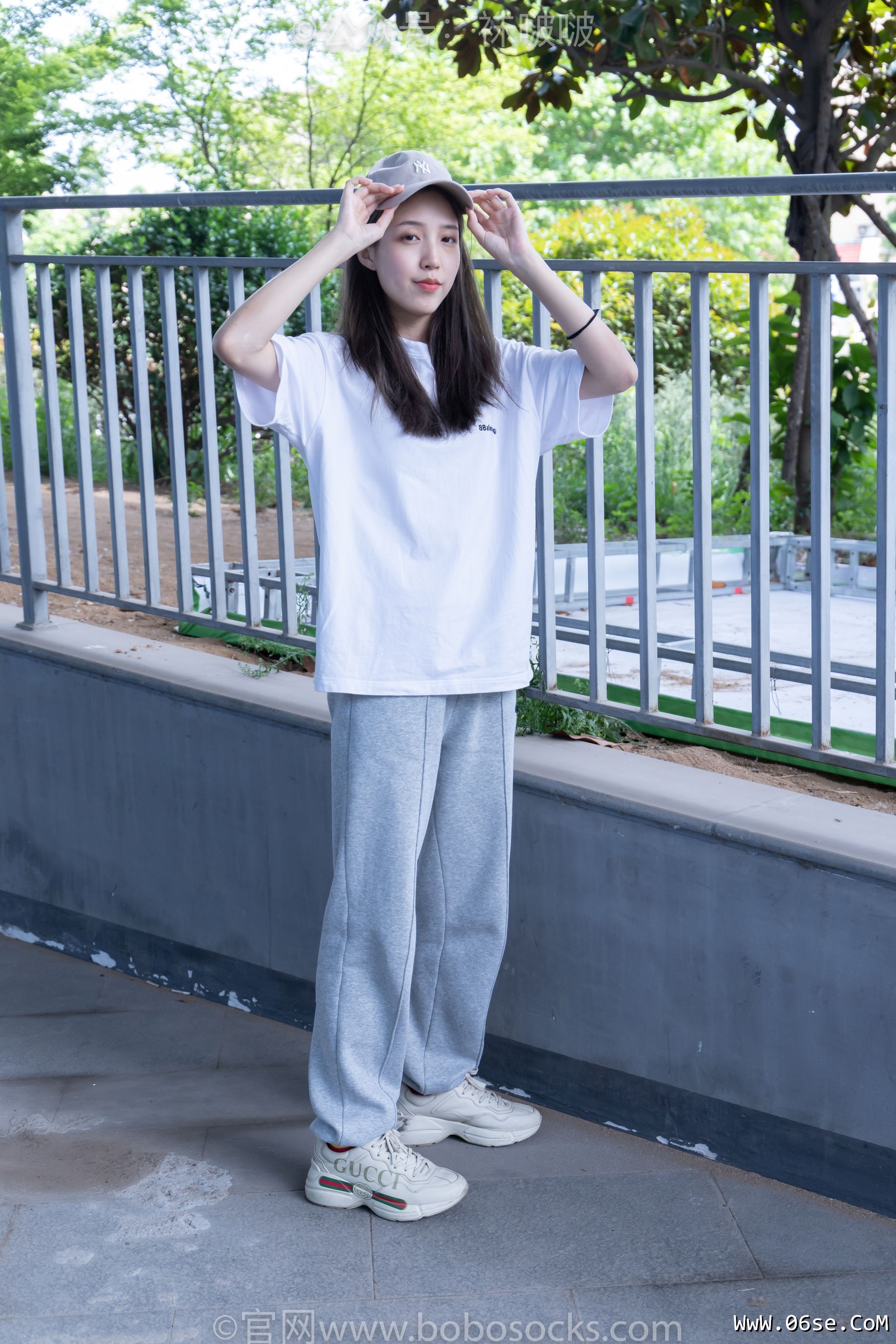图片[3]-BoBoSocks袜啵啵 No.012 泡芙-运动鞋、白棉袜、裸足[132P]-六色网