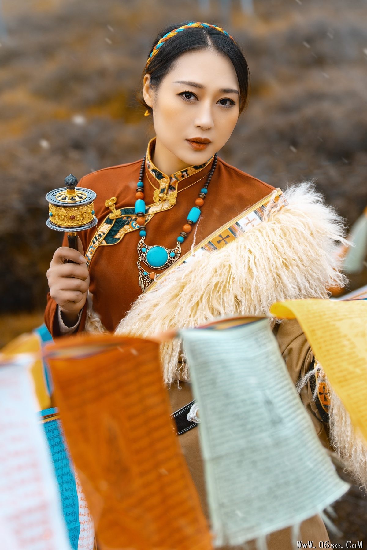 YiTuYu艺图语 Vol.3493 Liang Tiao Yu Bai Bai[33P]-六色网