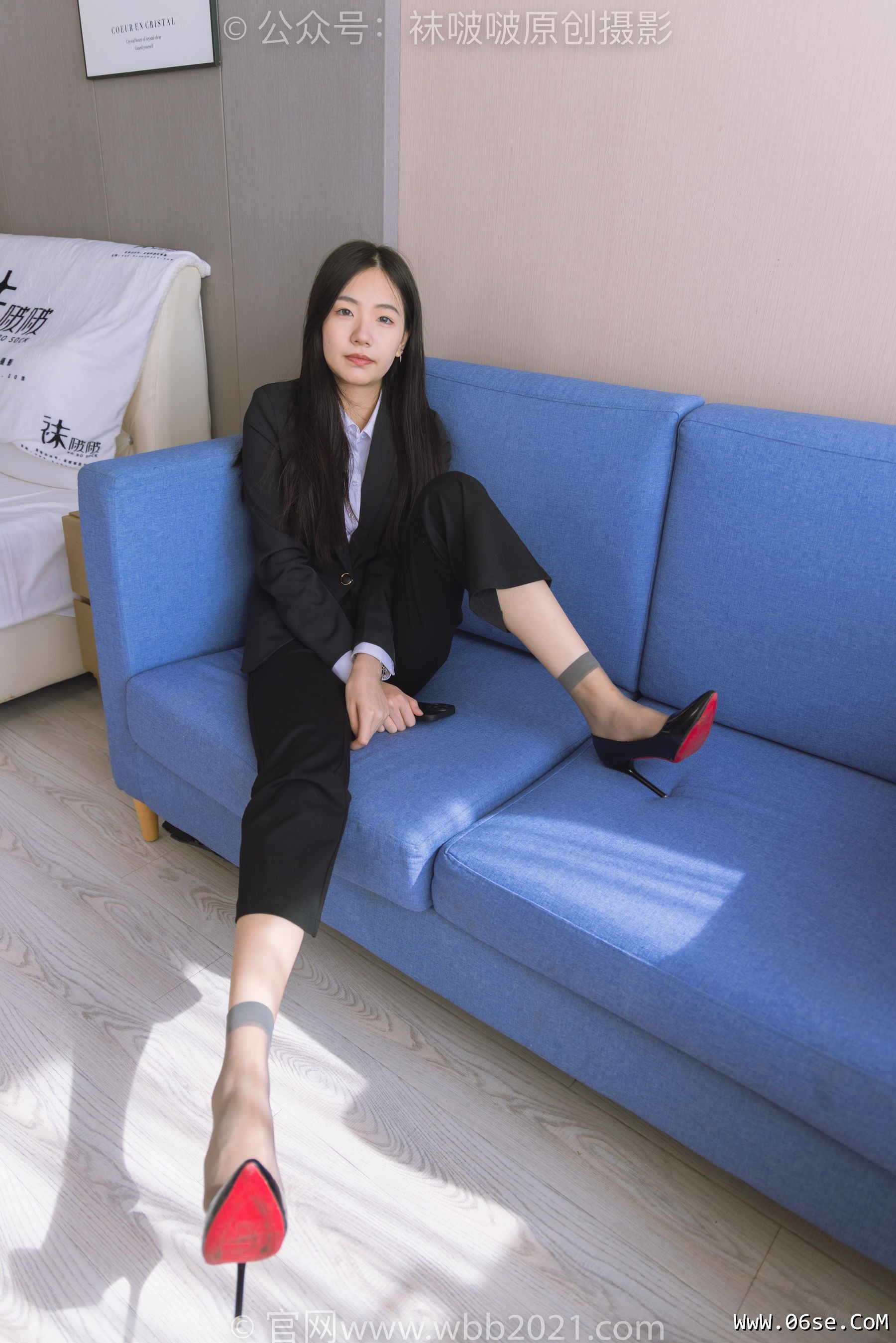 图片[253]-BoBoSocks袜啵啵 No.245 小甜豆 -高跟鞋、短灰丝、半蹲镜头较多[299P]-六色网