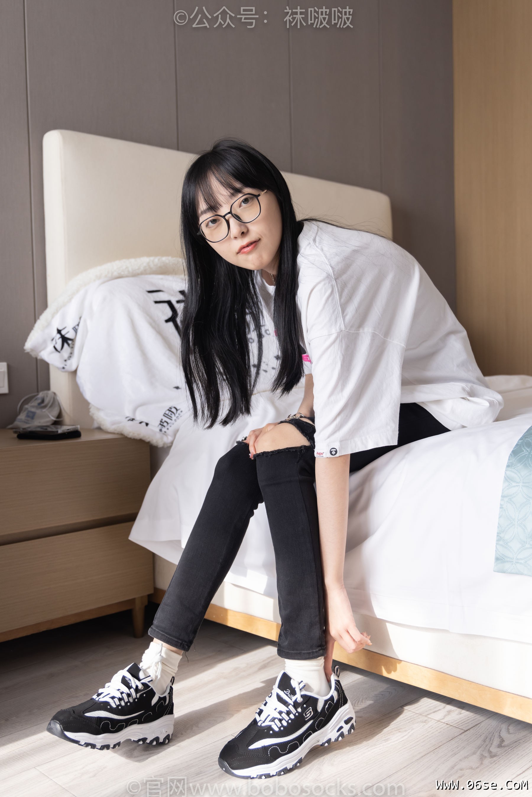 图片[17]-BoBoSocks袜啵啵 No.055 稚予-斯凯奇运动鞋、白棉袜、黑棉袜[139P]-六色网