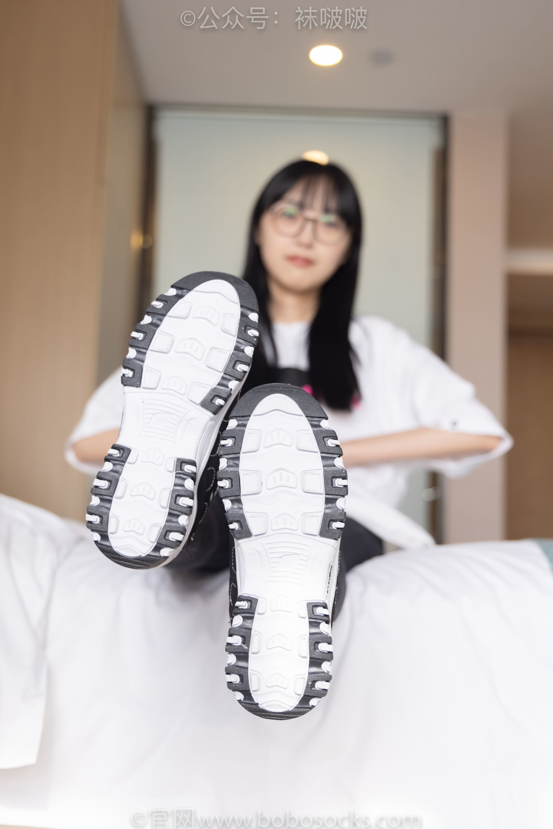 图片[7]-BoBoSocks袜啵啵 No.055 稚予-斯凯奇运动鞋、白棉袜、黑棉袜[139P]-六色网