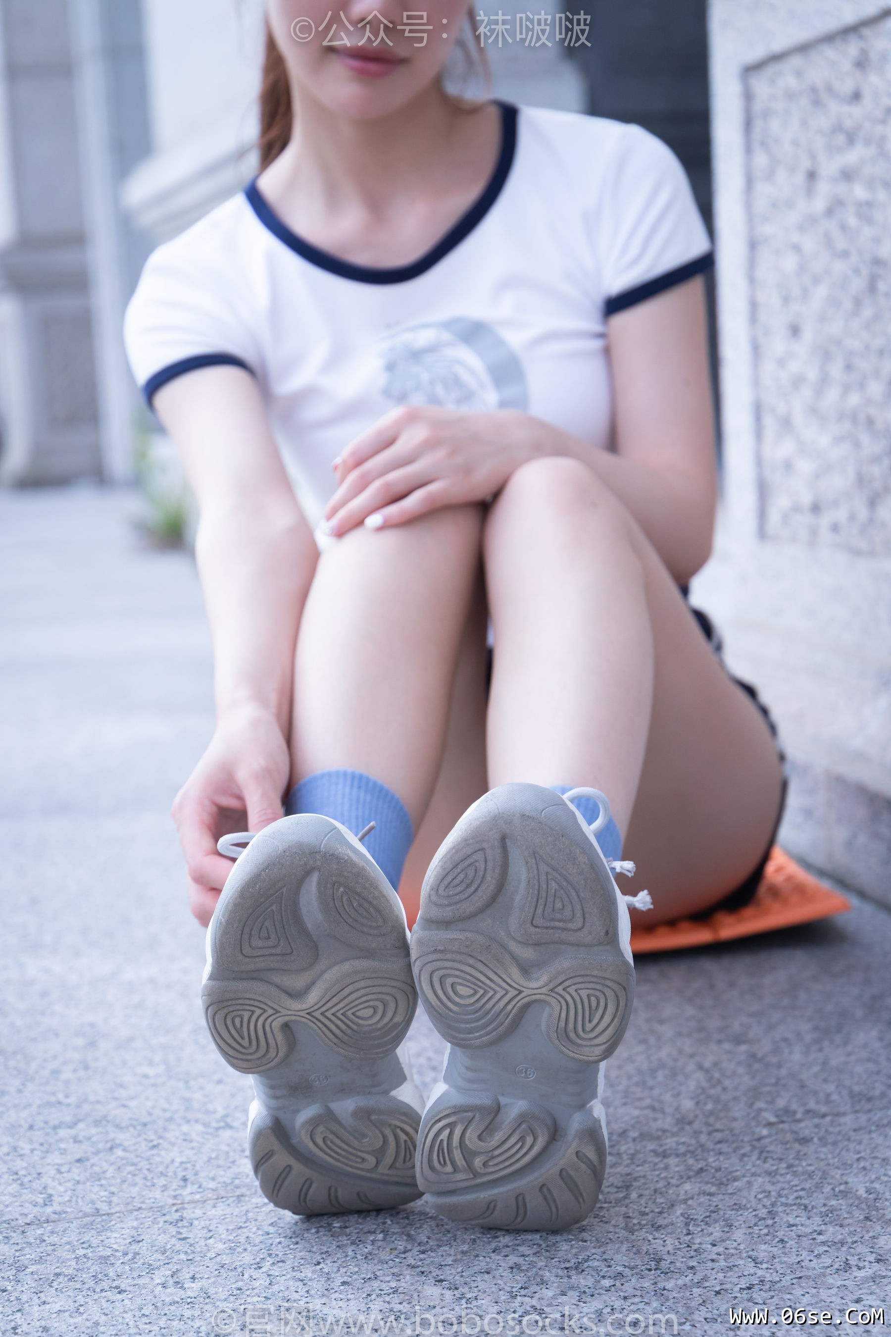 图片[29]-BoBoSocks袜啵啵 No.028 小米-运动鞋、白棉袜、裸足[133P]-六色网