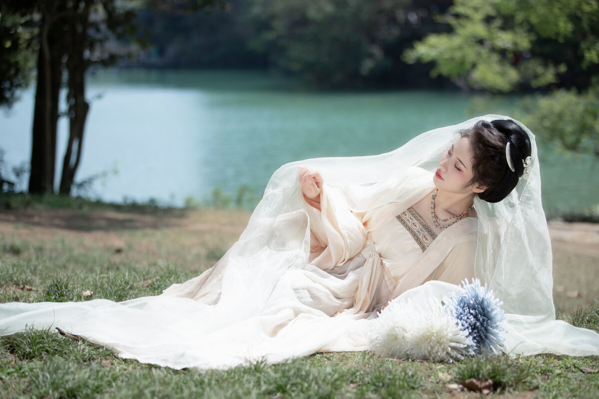 图片[25]-YiTuYu艺图语 Vol.7233 Wei Wei[28P]-六色网