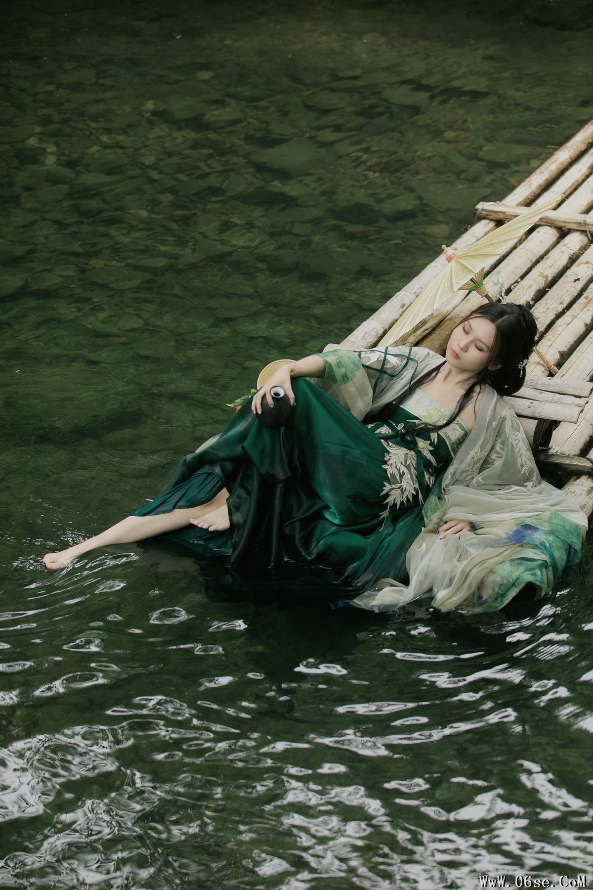 图片[16]-YiTuYu艺图语 Vol.5180 Yu Dao[21P]-六色网