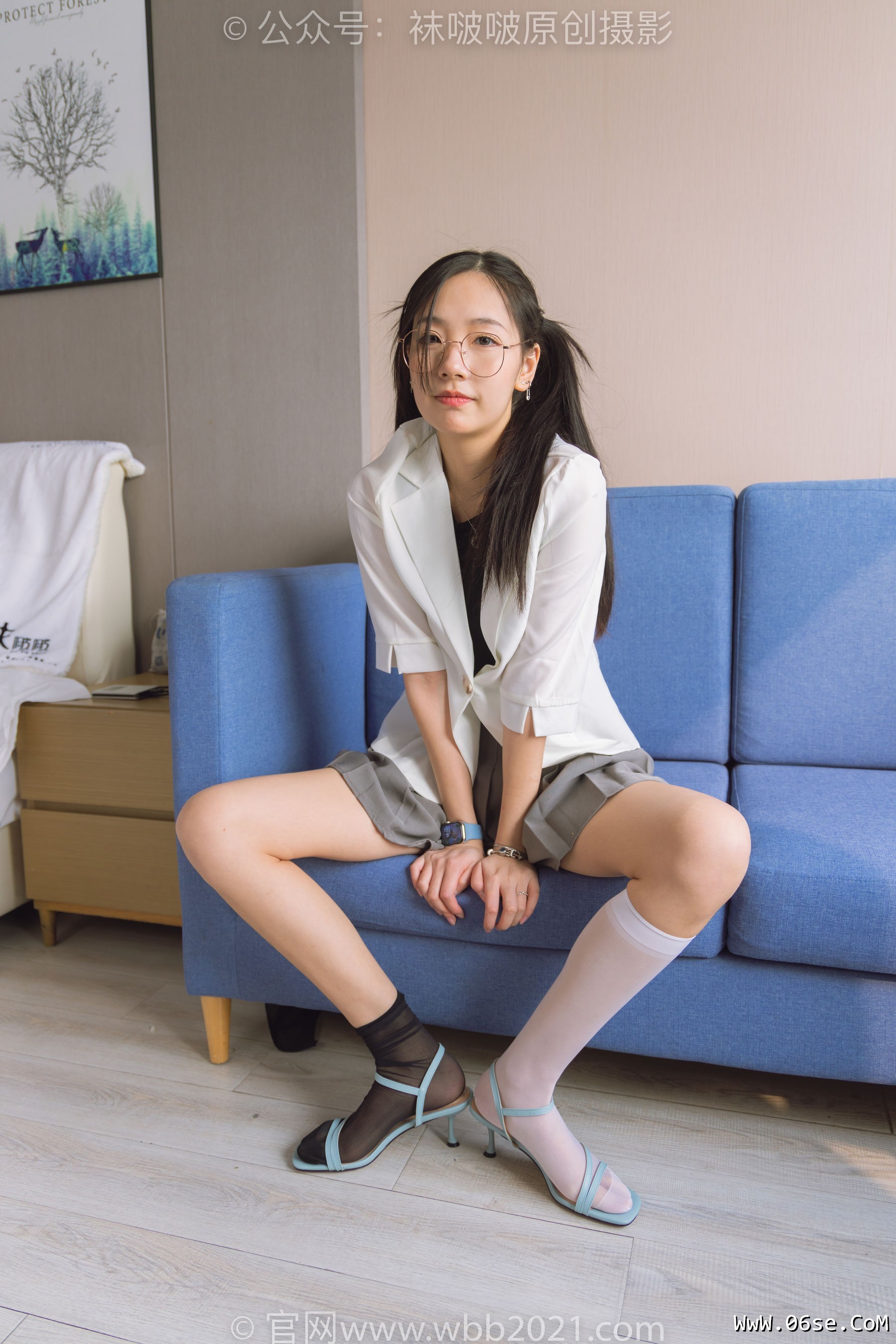 图片[23]-BoBoSocks袜啵啵 No.253 小甜豆 -两双高跟鞋、一只脚小腿白丝、一只脚小腿黑丝[219P]-六色网