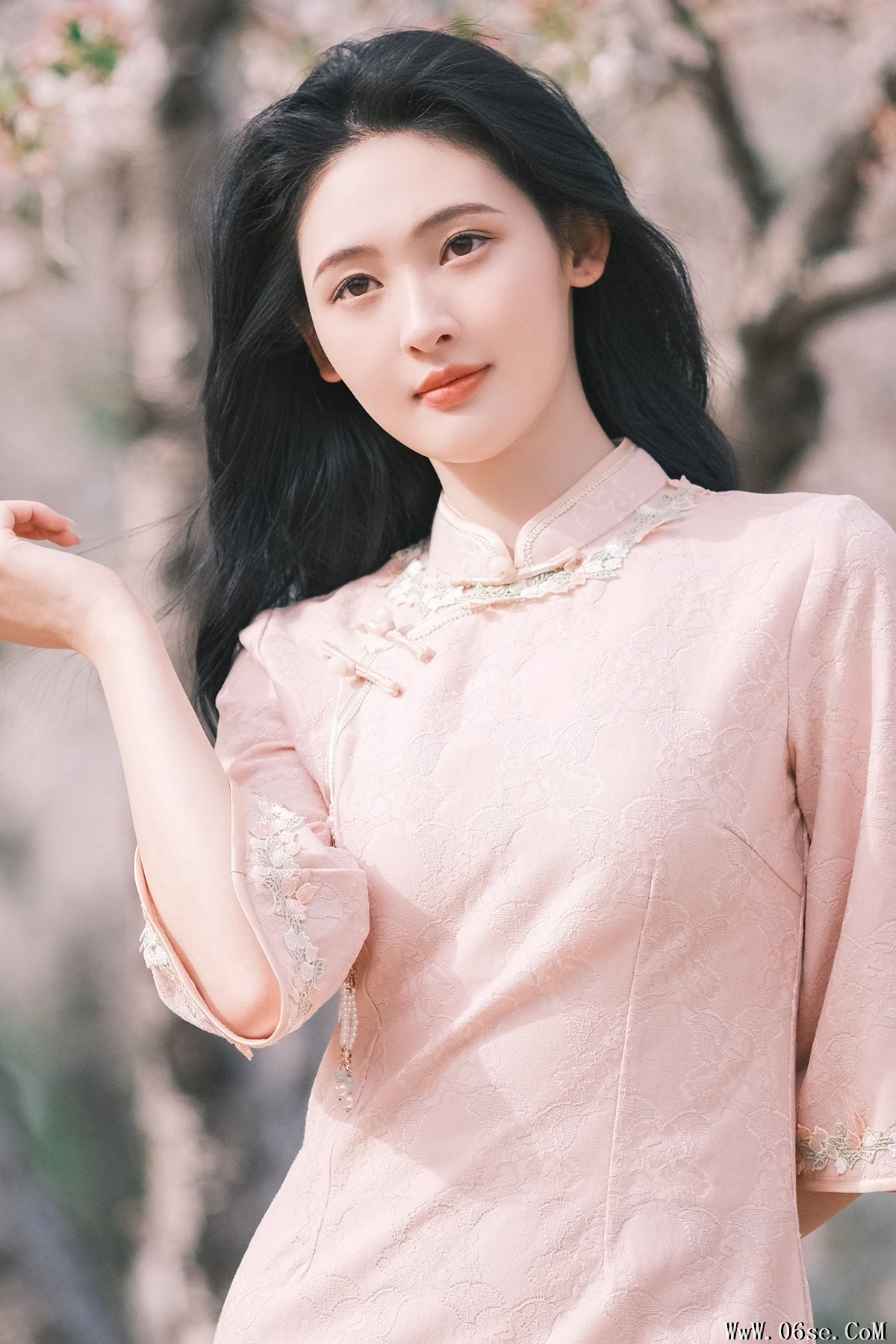 YiTuYu艺图语 Vol.6872 Wan Dou Que Ban Shao Nu[27P]-六色网