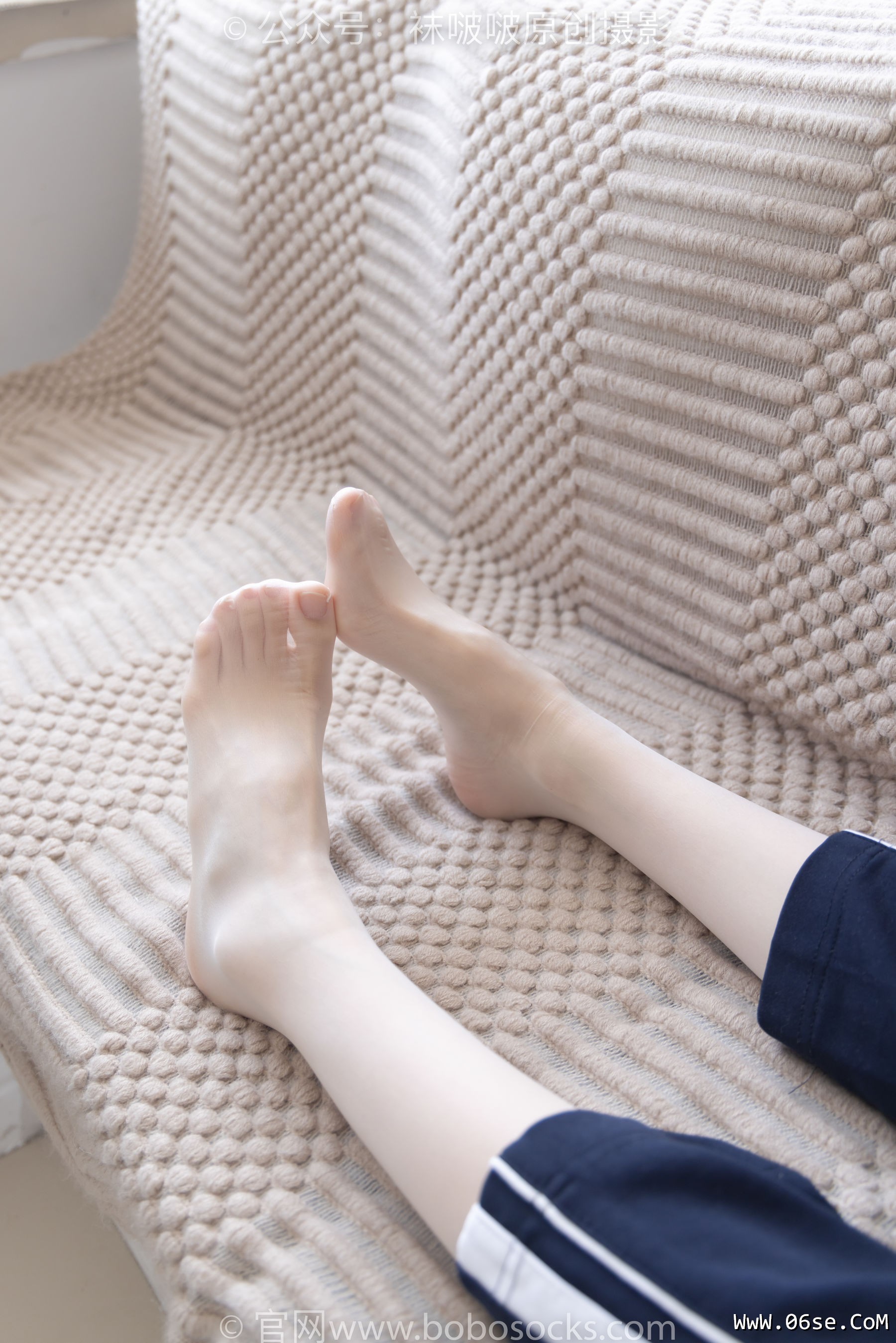 图片[136]-BoBoSocks袜啵啵 No.207 稚予 -aj板鞋、白棉袜、油亮白丝、校服裤里丝[140P]-六色网