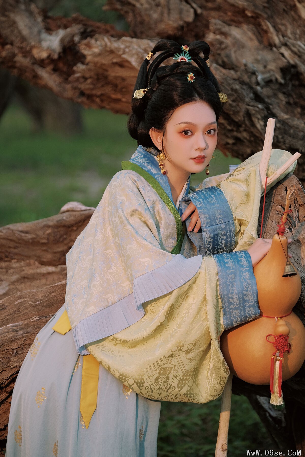 图片[24]-YiTuYu艺图语 Vol.7768 Qiu Qiu[32P]-六色网