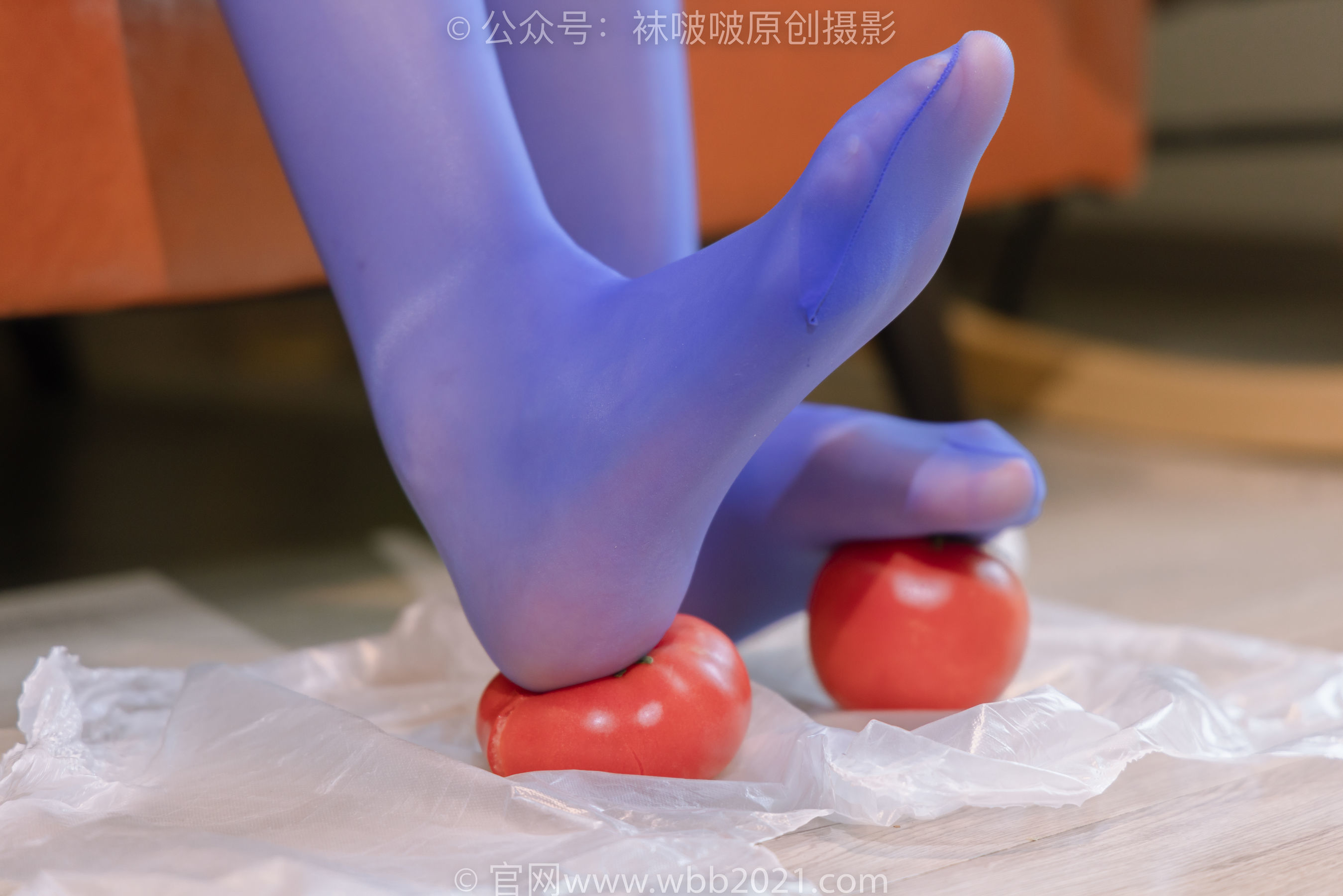 图片[101]-BoBoSocks袜啵啵 No.396 小甜豆 -两双高跟鞋、油亮黑丝、油亮蓝丝[140P]-六色网