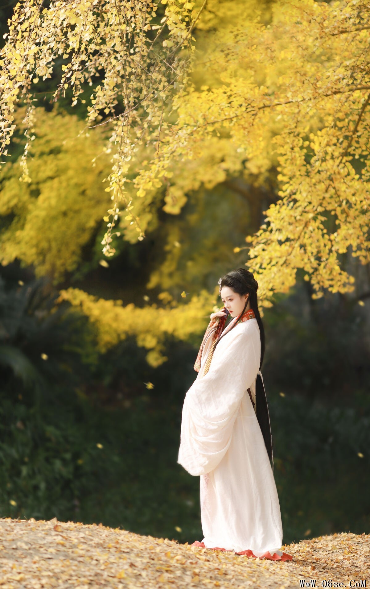 图片[22]-YiTuYu艺图语 Vol.6437 Nu Li Hua Zhuang De Sui Sui[22P]-六色网