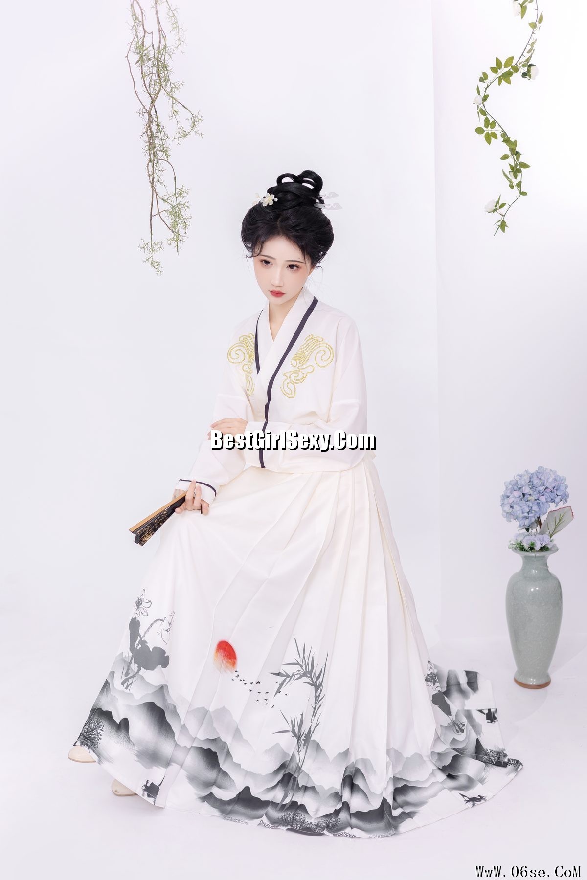 图片[5]-YiTuYu艺图语 Vol.3527 Qi Luo Sheng De Xiao Su Su[28P]-六色网