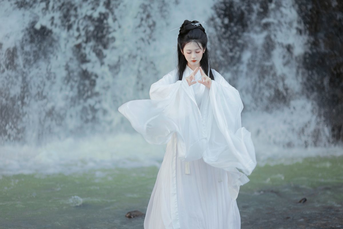 图片[4]-YiTuYu艺图语 Vol.5754 Shu Pian Yoyi[44P]-六色网