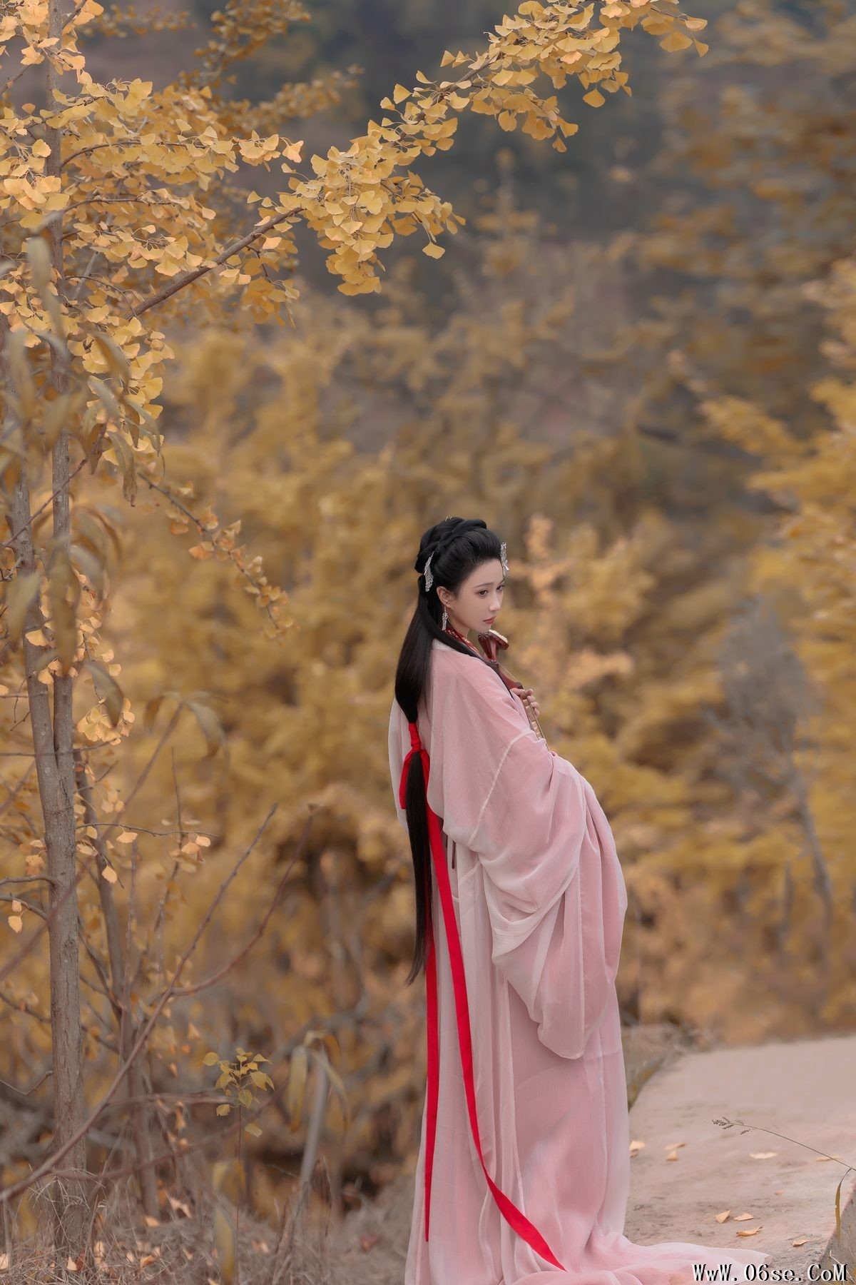 图片[17]-YiTuYu艺图语 Vol.5988 Qi Luo Sheng De Xiao Su Su[28P]-六色网