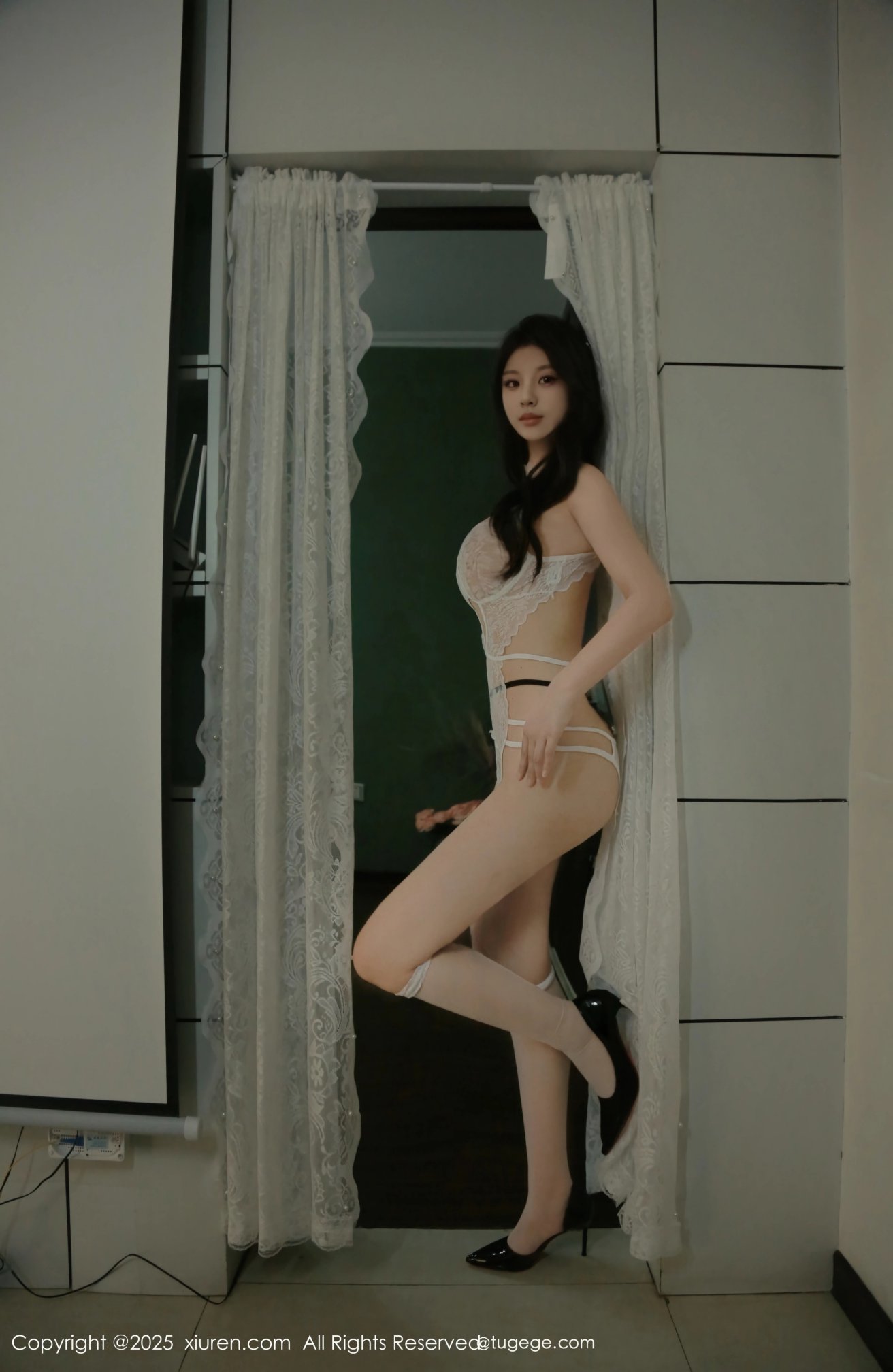 图片[30]-[XIUREN秀人网] 2025.04.11 NO.10137 小芭乐[65P]-六色网
